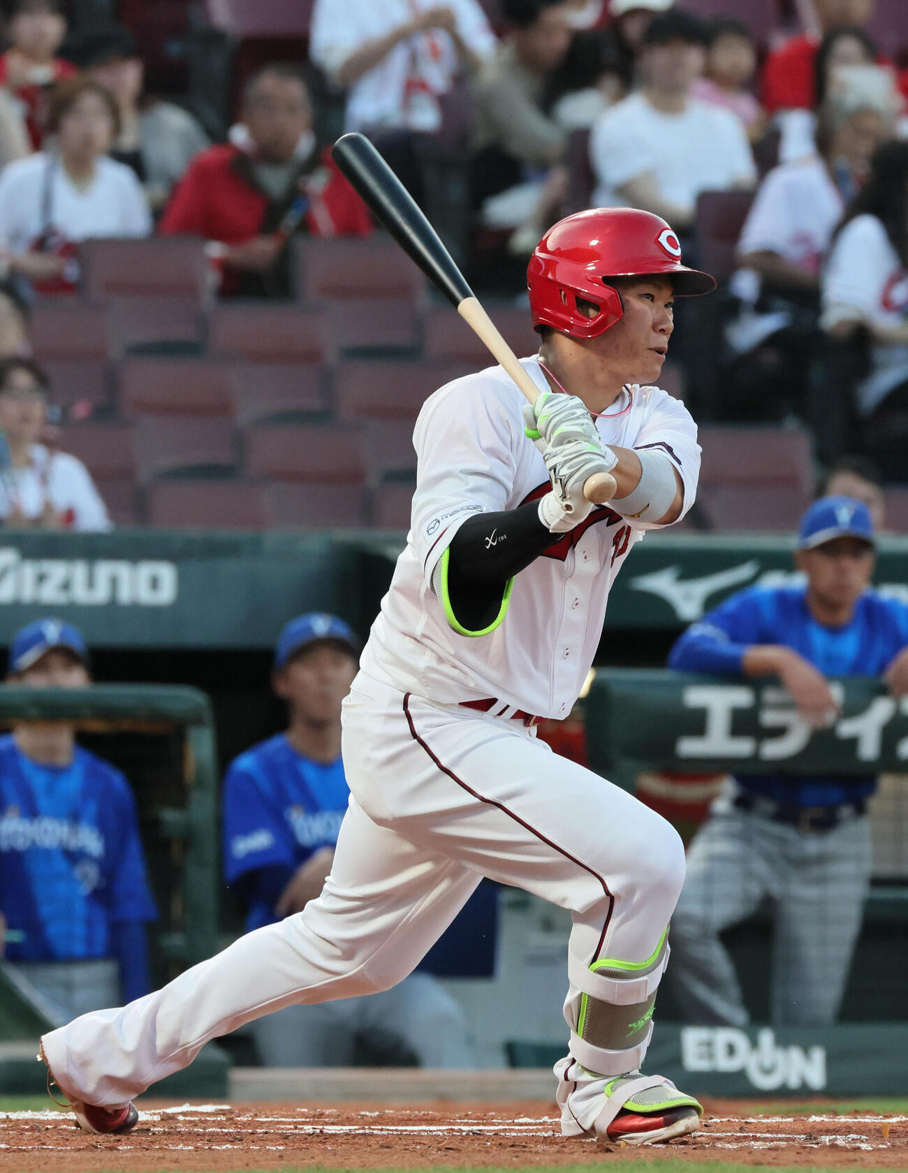 広島対DeNA 2回裏広島無死、坂倉将吾は右前打を放つ　（撮影・加藤孝規）