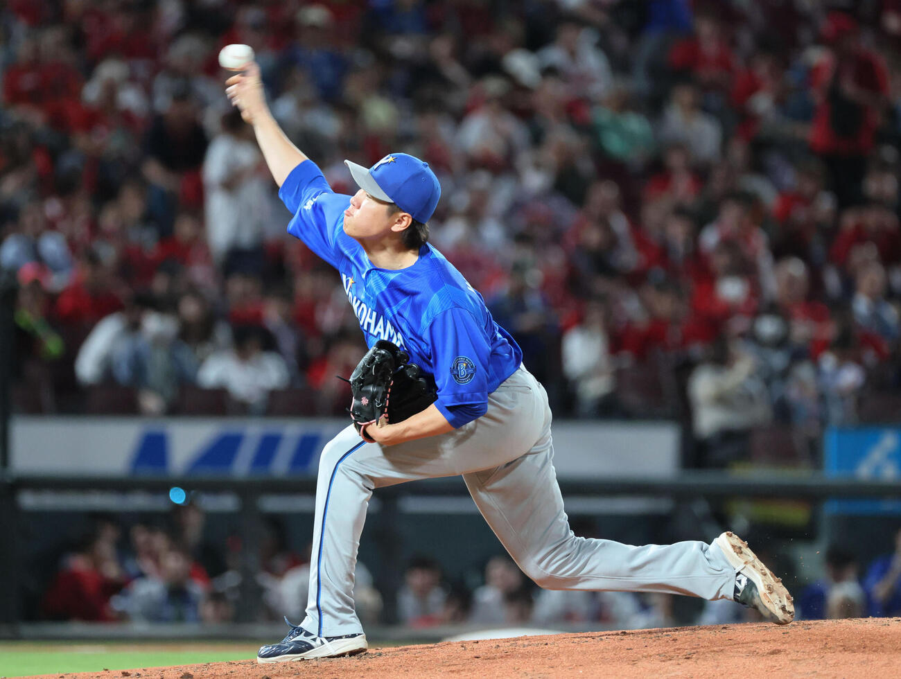 広島対DeNA 5回裏広島、DeNA2番手の若松尚輝　（撮影・加藤孝規）