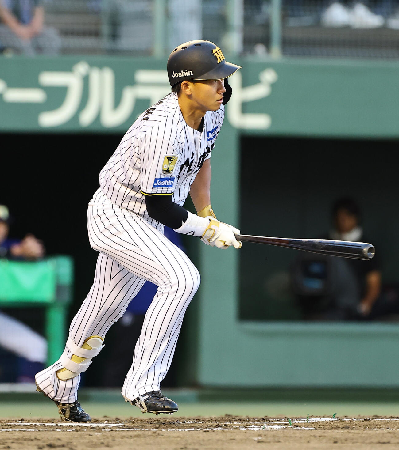 阪神対中日　2回裏阪神無死、立石正広はプロ初安打を放つ（撮影・上田博志）