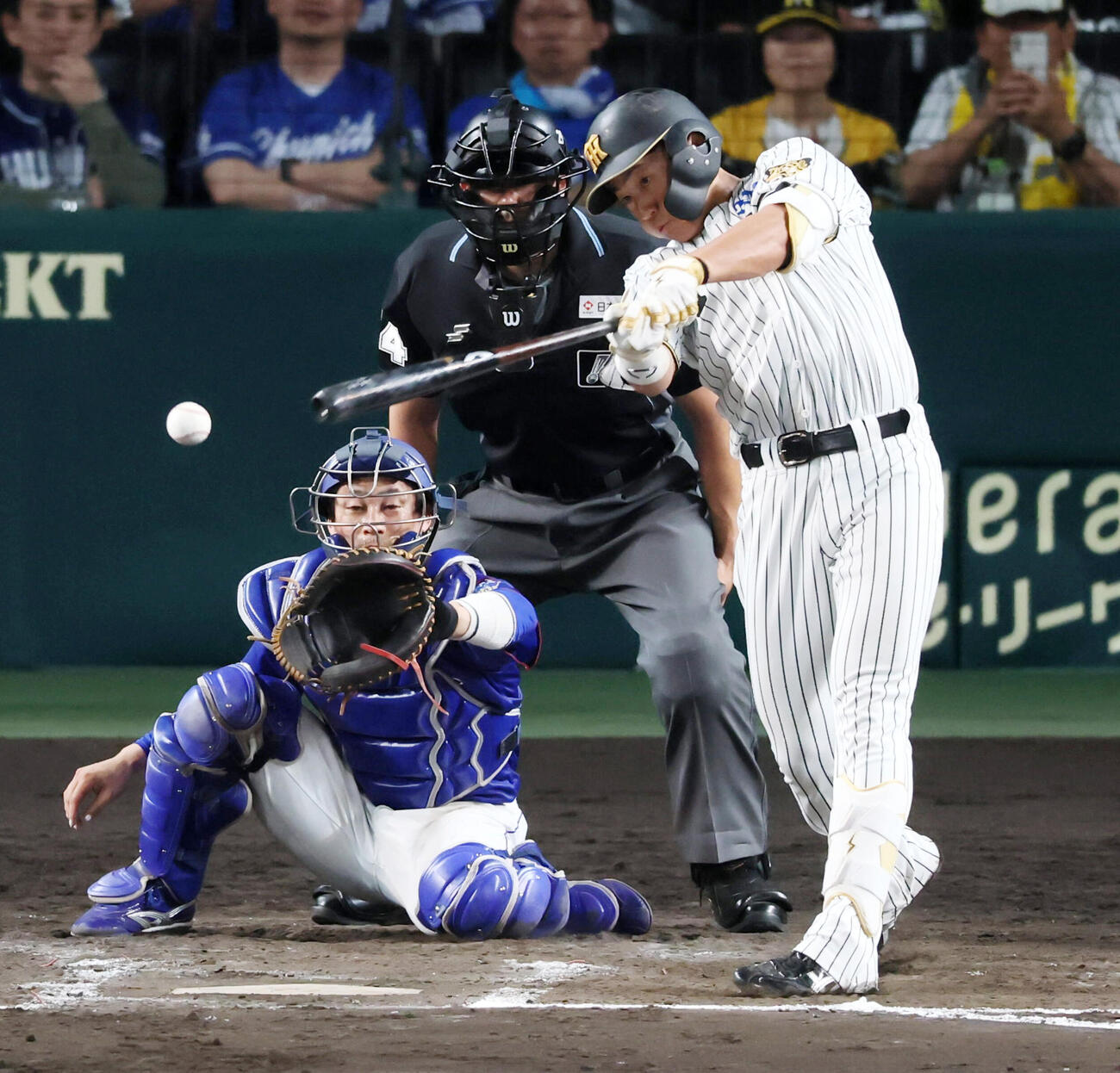 阪神対中日　7回裏阪神1死一塁、立石正広は中前打を放つ（撮影・加藤哉）2026年5月20日