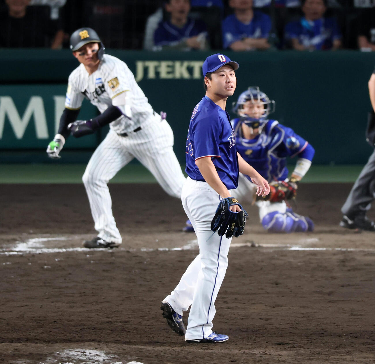 阪神対中日　9回裏阪神無死、牧野憲伸は森下翔太に左越えサヨナラソロ本塁打を浴びる（撮影・加藤哉）2026年5月20日