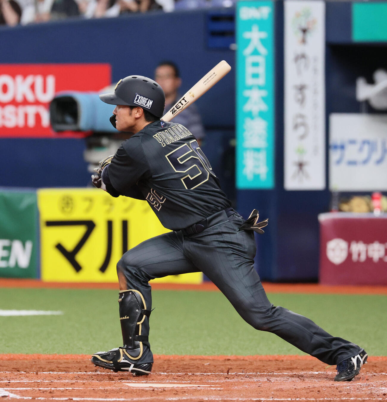 オリックス対ソフトバンク　3回裏オリックス1死一、二塁、山中稜真は右翼へ適時打を放つ（撮影・宮崎幸一）