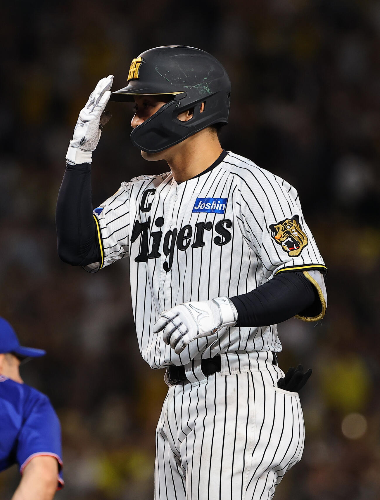 阪神対中日　8回裏阪神2死満塁、坂本誠志郎は適時打を放つ（撮影・上田博志）