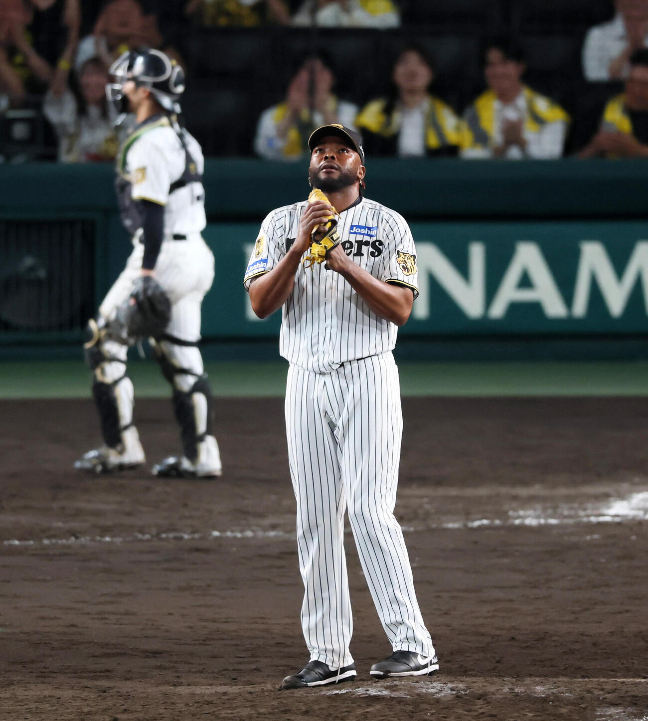 阪神対中日　9回表中日2死二塁、ラファエル・ドリスは代打阿部寿樹を三振に仕留める（撮影・加藤哉）