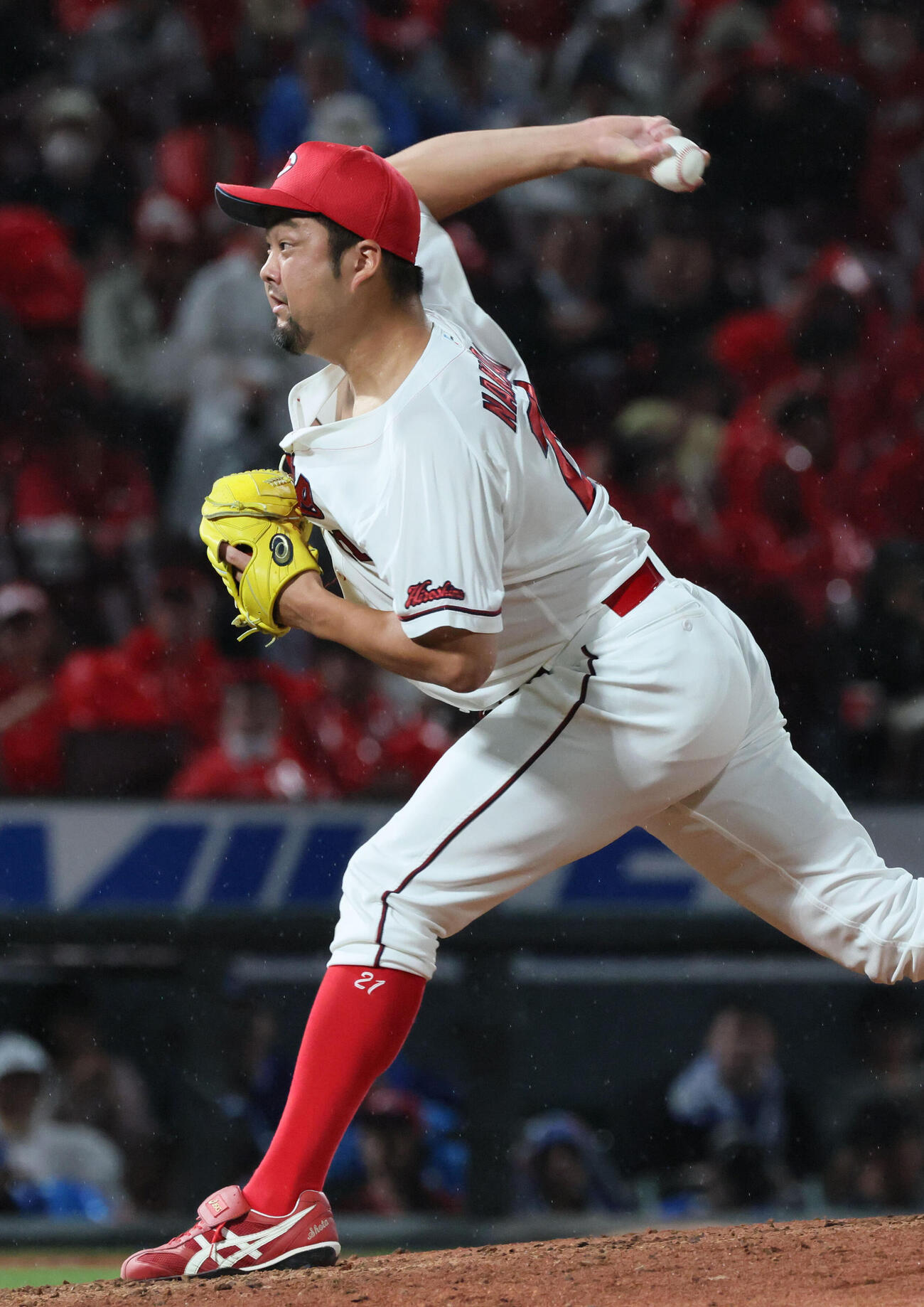 広島対DeNA 8回表DeNA、広島4番手の中崎翔太（撮影・加藤孝規）