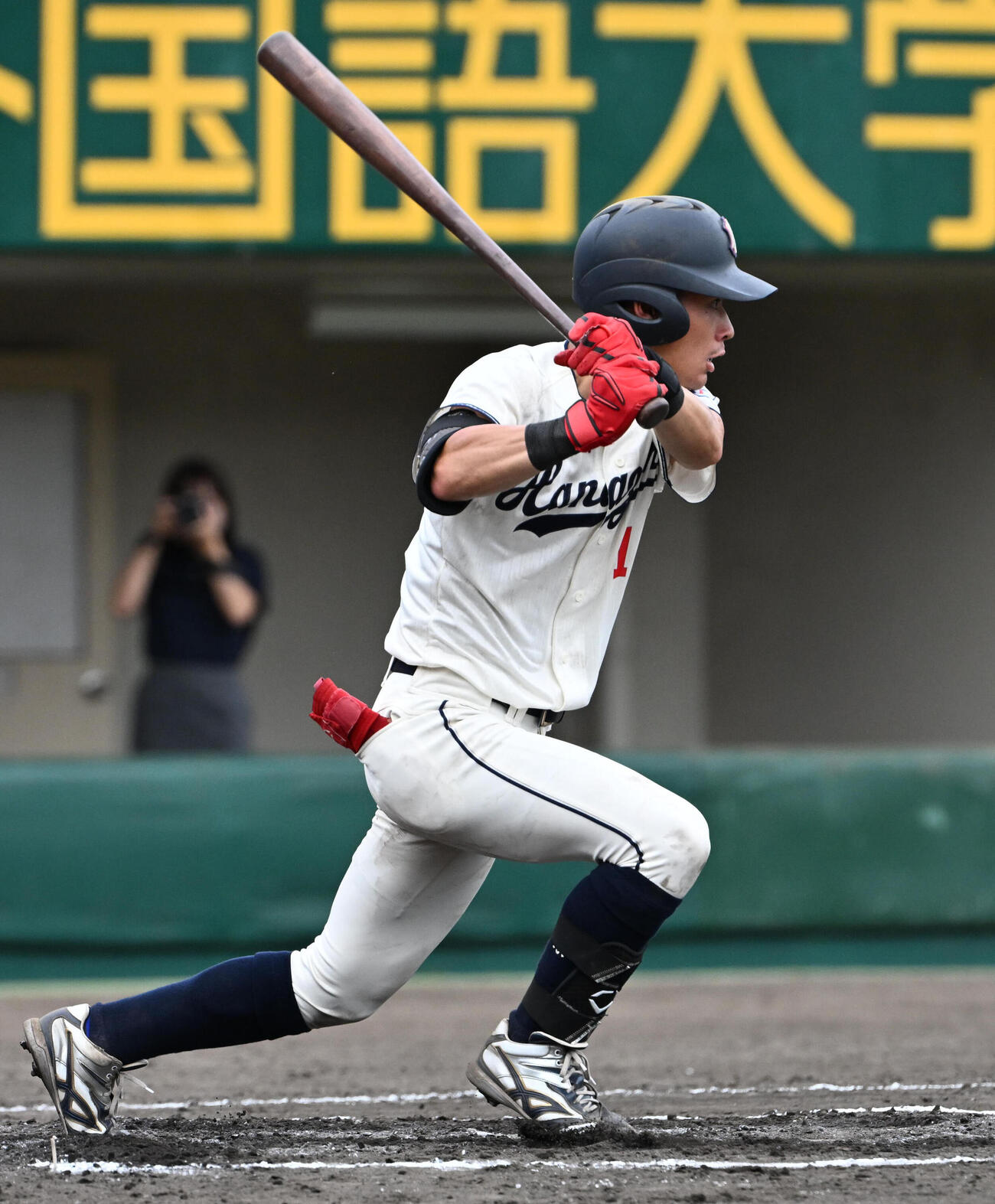 佛教大対花園大学　7回裏花園大無死一塁　川崎壮志は中安打を放つ　（2026年5月20日撮影）