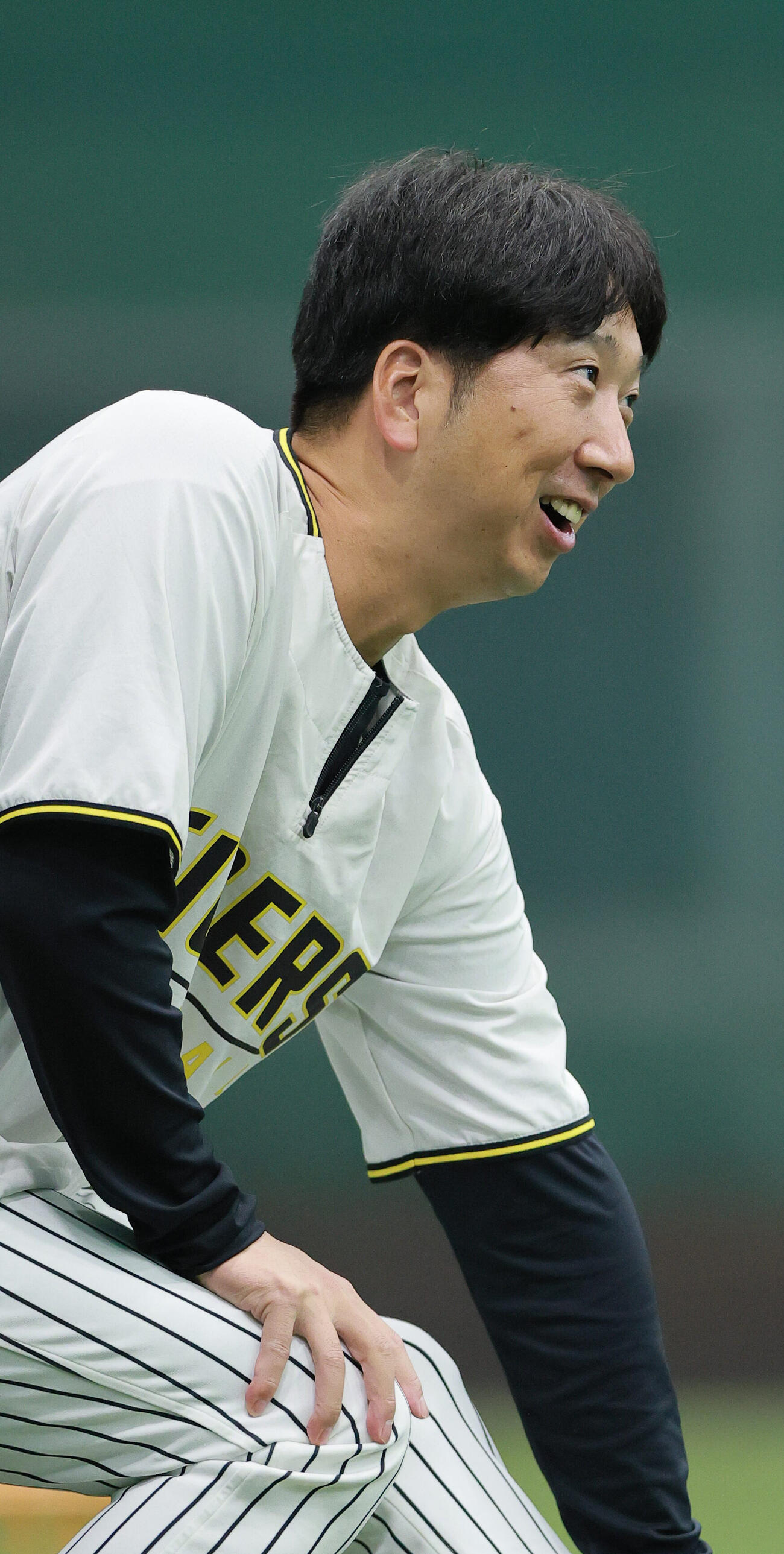 セ・リーグ阪神対中日12回戦　阪神対中日　室内でリラックスした表情を見せる阪神藤川球児監督（撮影・上山淳一）