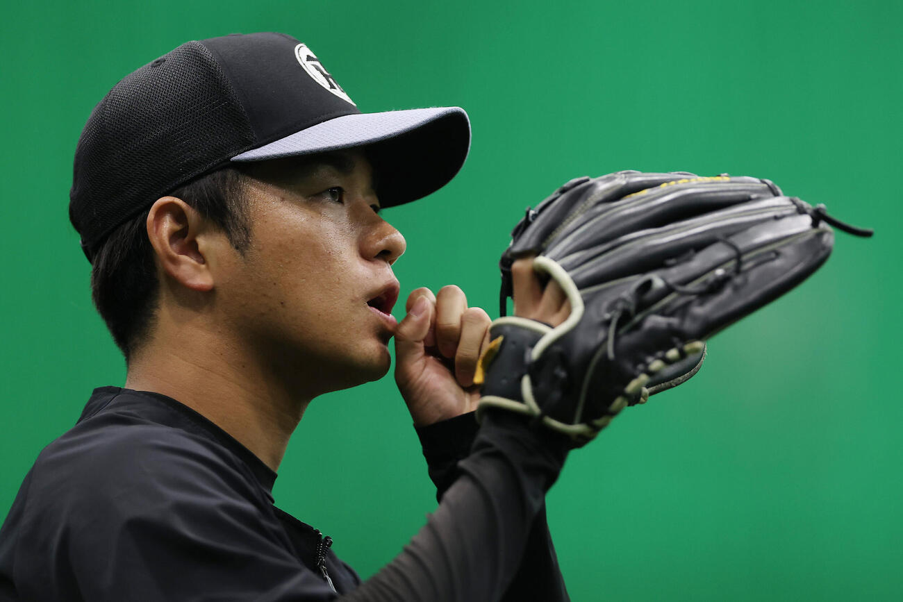 阪神対中日　キャッチボールで調整する阪神高橋遥人（撮影・前田充）＝2026年5月21日