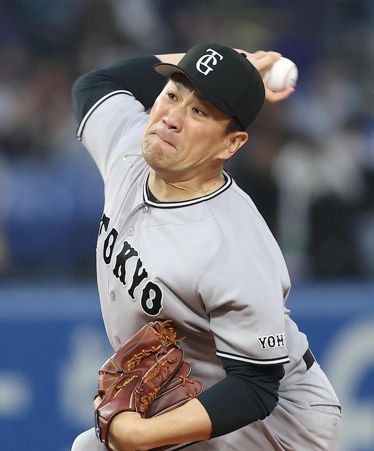 ヤクルト対巨人　力投する巨人先発の田中将大（撮影・河田真司）