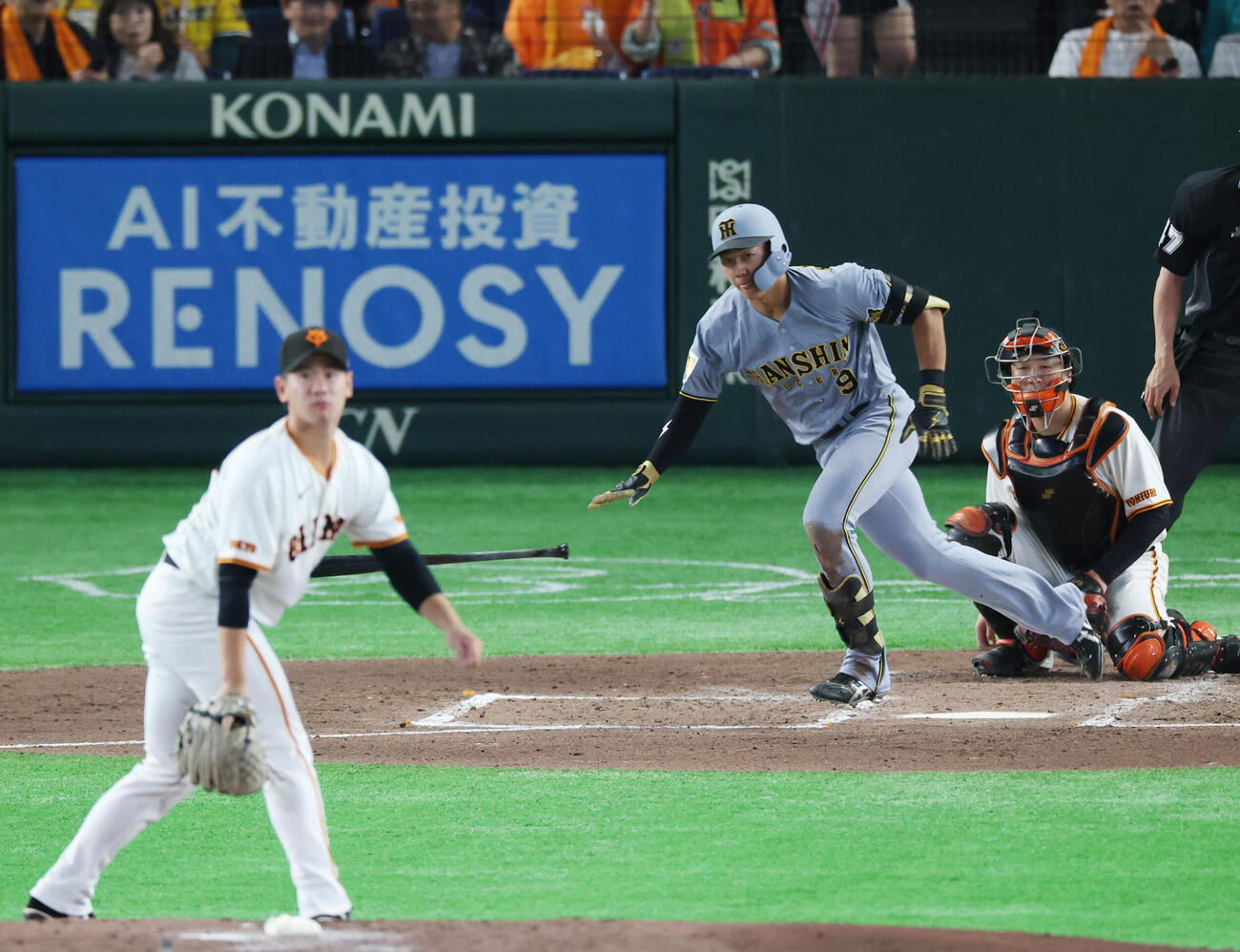 巨人対阪神　3回表阪神無死、安打を放つ立石正広。投手は井上温大（撮影・増田悦実）