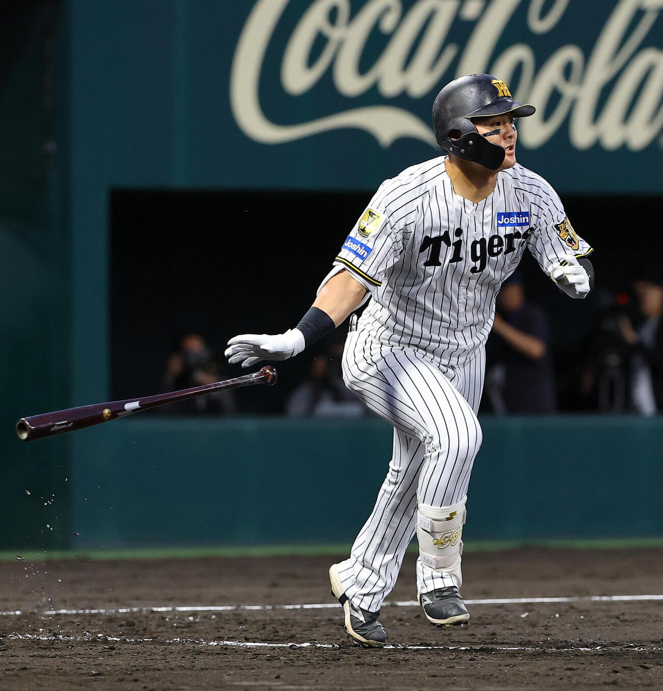阪神対オリックス　4回裏阪神1死、前川右京は同点本塁打を放つ（撮影・上田博志）