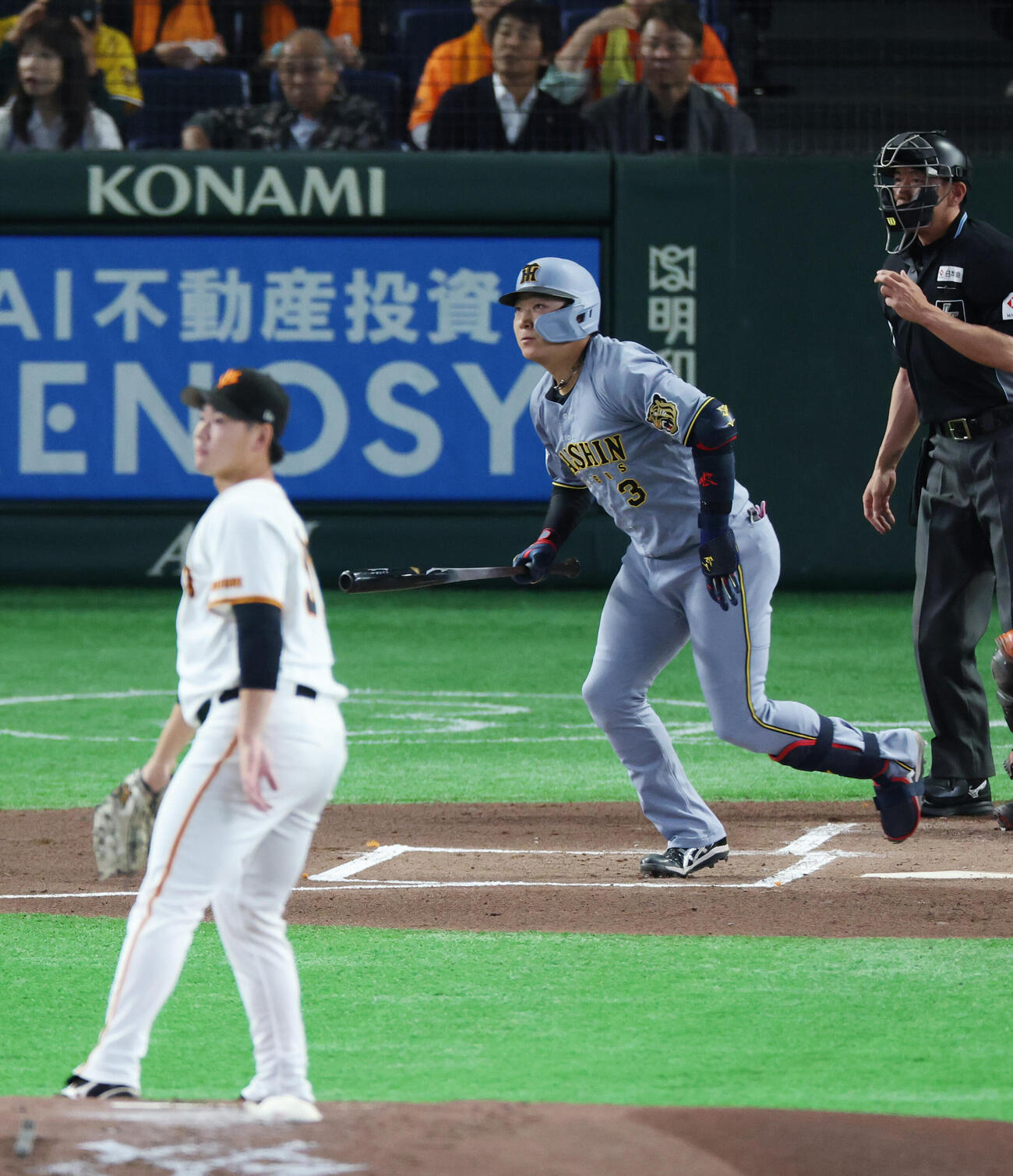 巨人対阪神　1回表阪神2死一塁、2点本塁打を放つ大山悠輔。投手は井上温大（撮影・増田悦実）