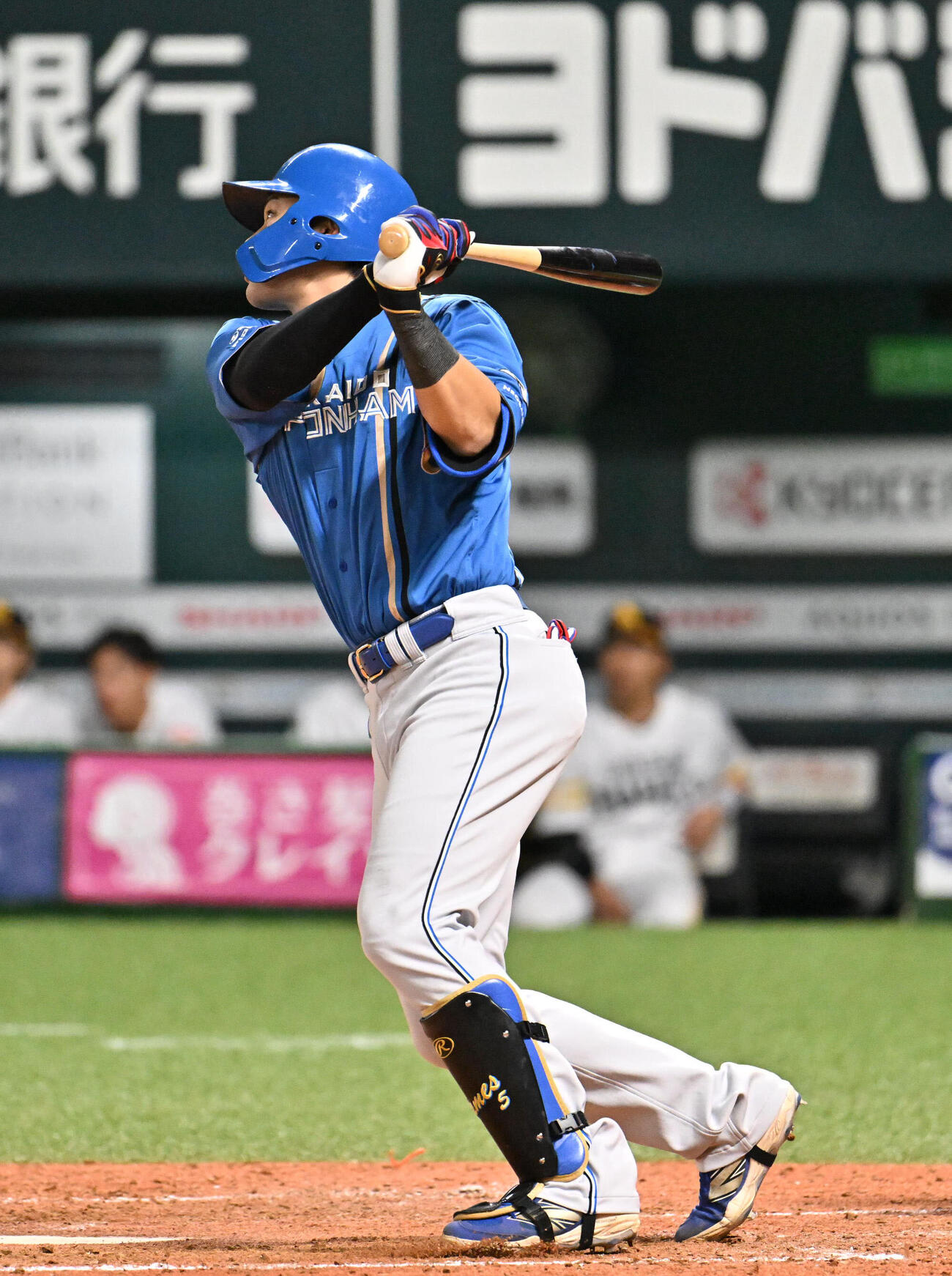 ソフトバンク対日本ハム　5回表日本ハム2死、野村佑希は二塁打を放つ（撮影・林敢治）