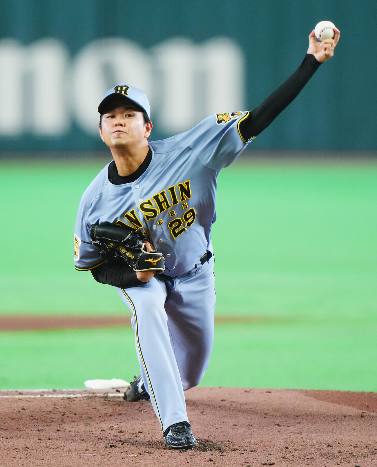 巨人対阪神　力投する阪神先発の高橋遥人