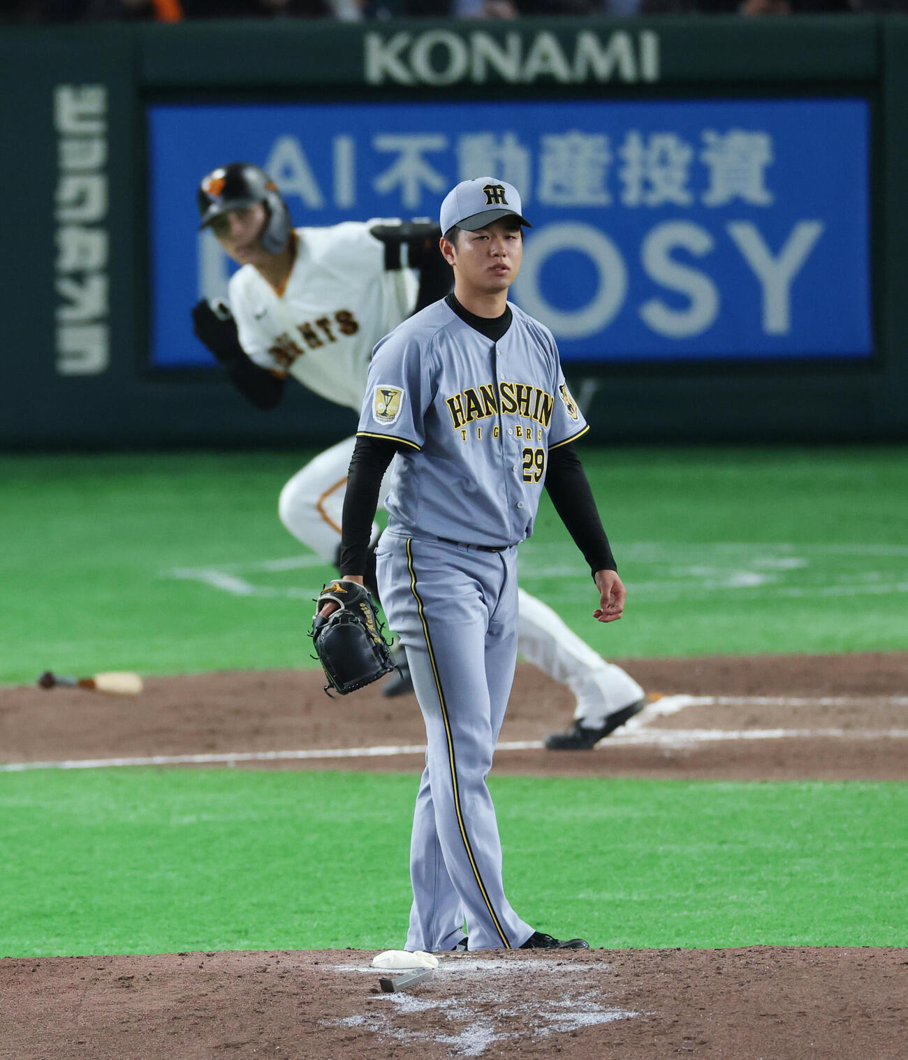巨人対阪神　3回裏巨人2死、平山功太に安打を浴びる高橋遥人（撮影・増田悦実）