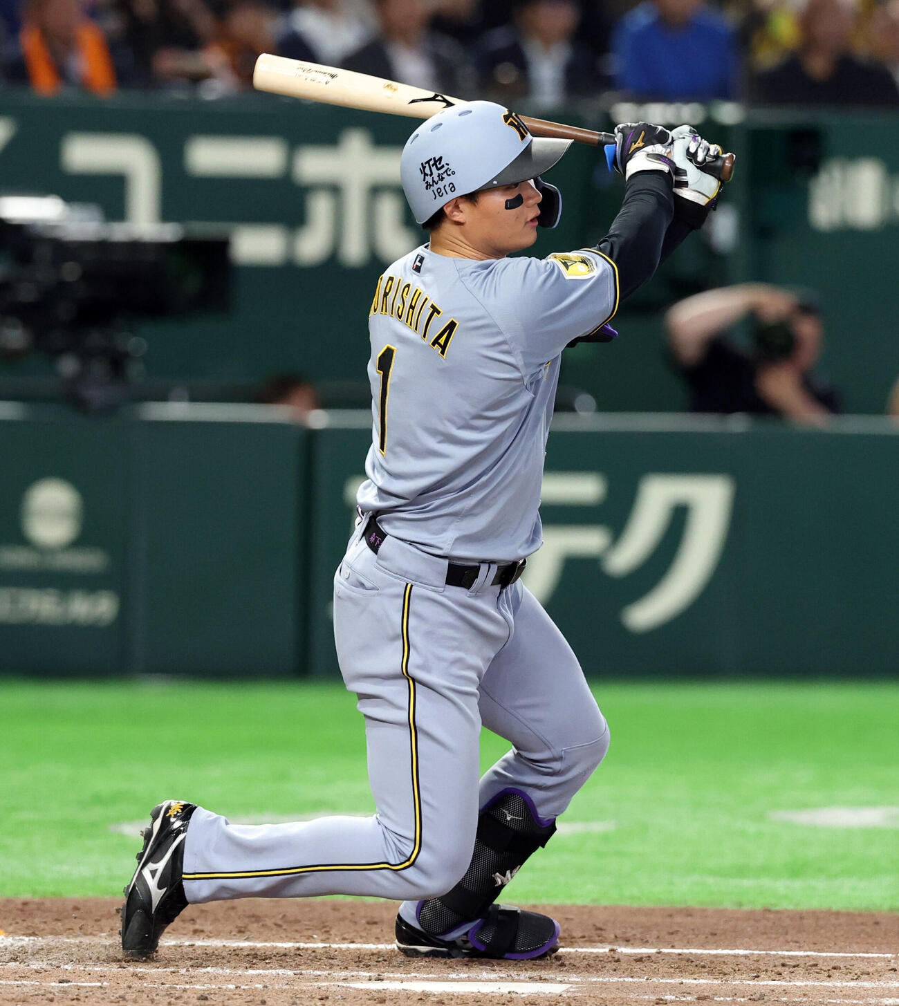 巨人対阪神　3回表阪神1死二塁、森下翔太は適時二塁打を放つ（撮影・浅見桂子）