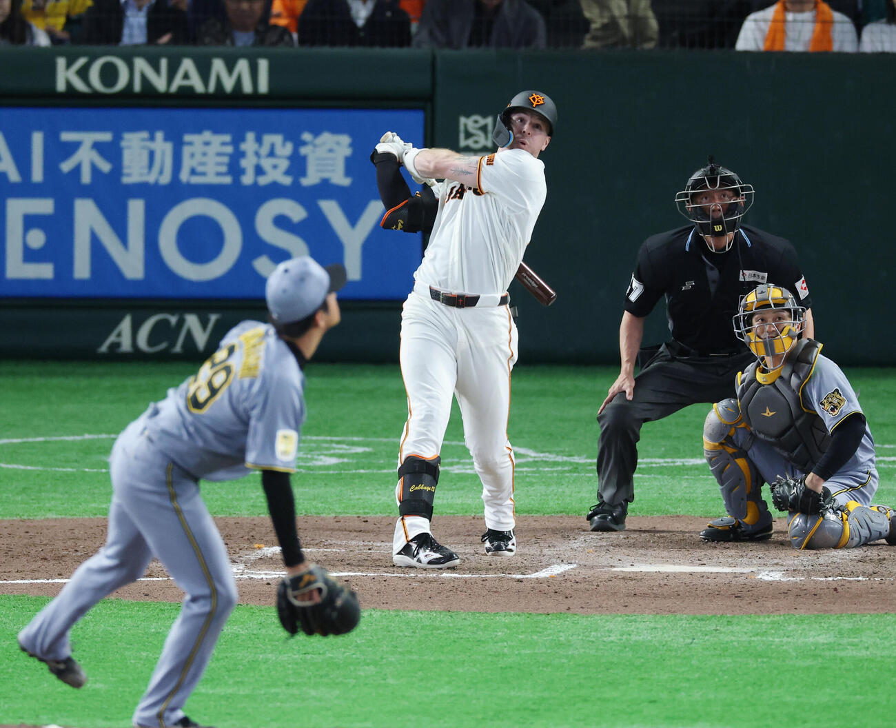 巨人対阪神　7回裏巨人2死一塁、2点本塁打を放つトレイ・キャベッジ。投手は高橋遥人（撮影・増田悦実）＝2026年5月22日