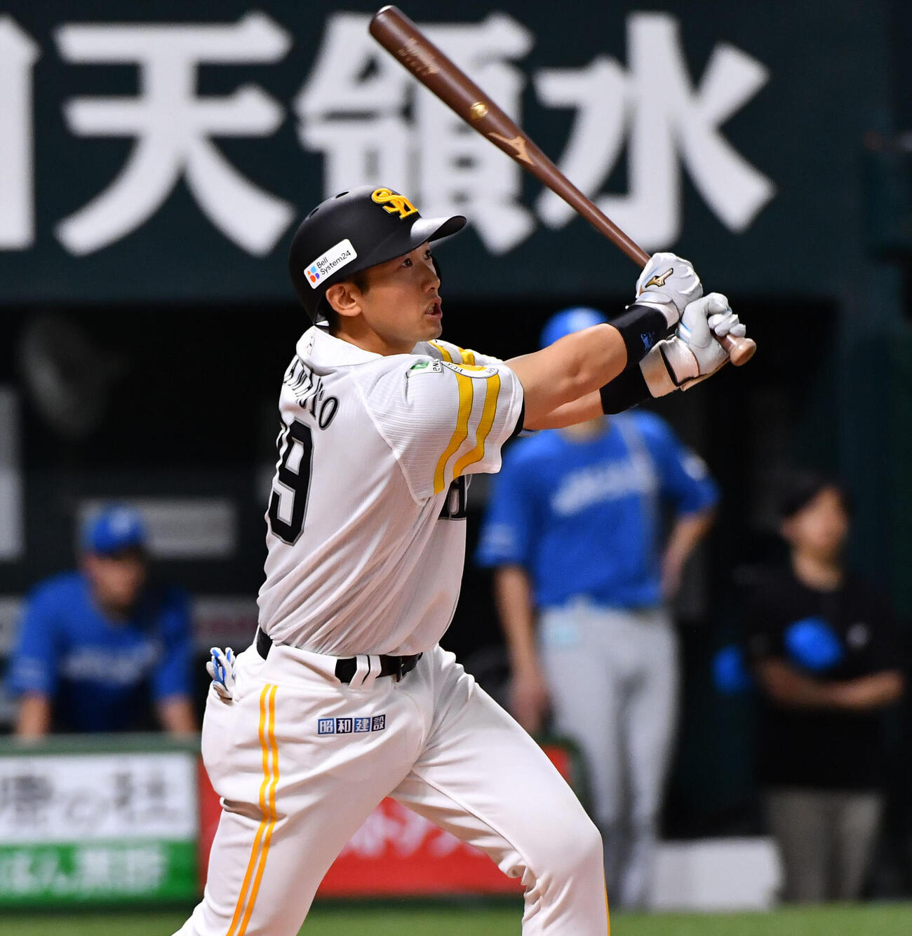 ソフトバンク対日本ハム　7回裏ソフトバンク2死満塁、山本祐大は右前3点適時打を放つ（撮影・岩下翔太）