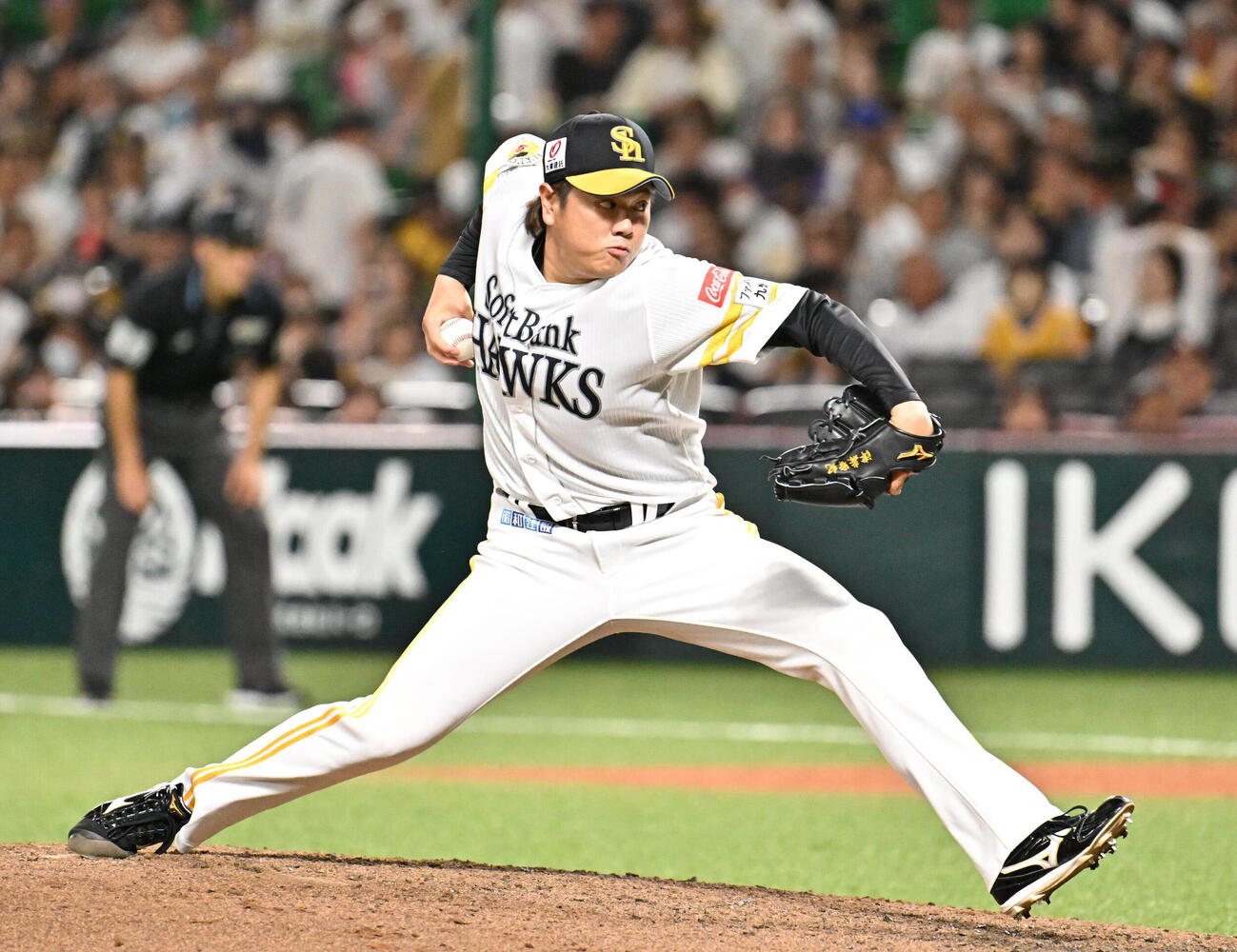 ソフトバンク対日本ハム　ソフトバンク4番手投手の津森宥紀（撮影・林敢治）