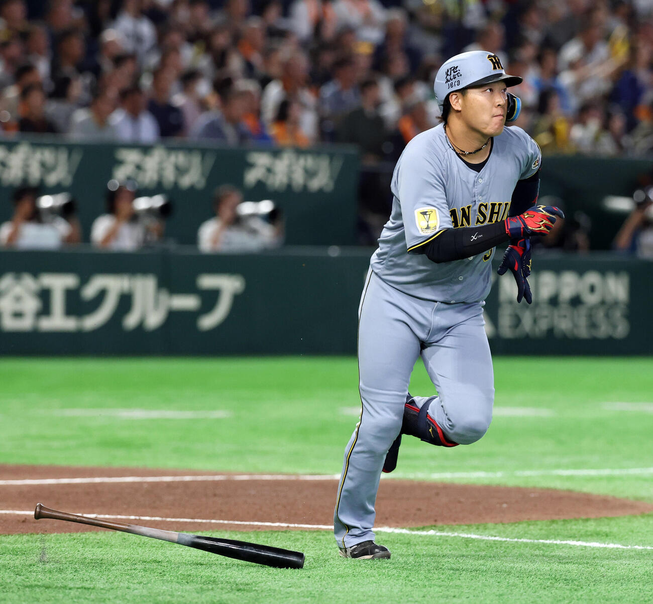 巨人対阪神　1回表阪神2死一塁、大山悠輔は2点本塁打を放つ（撮影・浅見桂子）