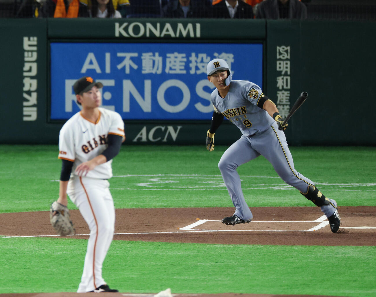 巨人対阪神　1回表阪神無死、二塁打を放つ立石正広。投手は井上温大（撮影・増田悦実）