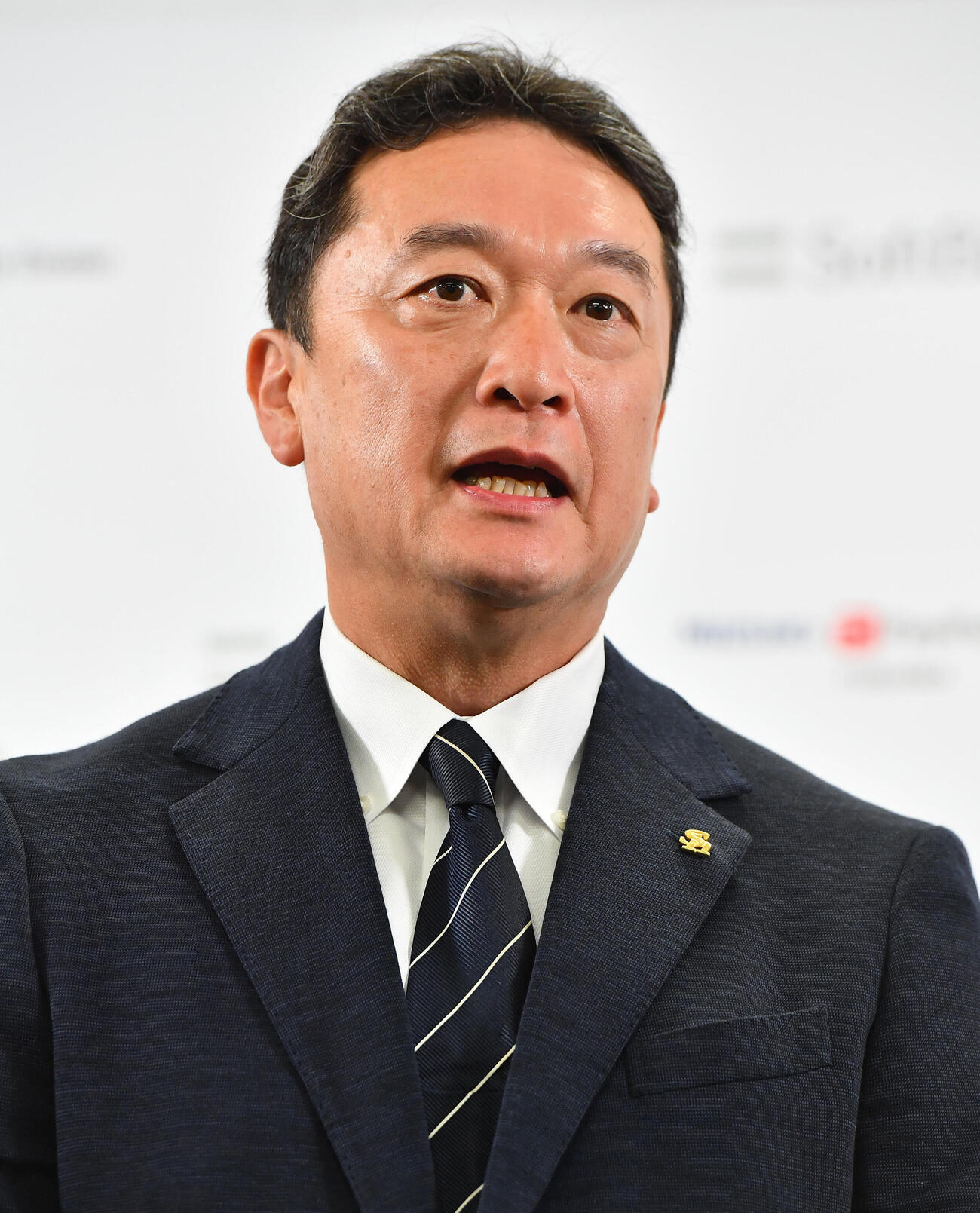 昨年ドラフト1位指名の米スタンフォード大・佐々木麟太郎について言及するソフトバンク三笠杉彦取締役GM（撮影・岩下翔太）