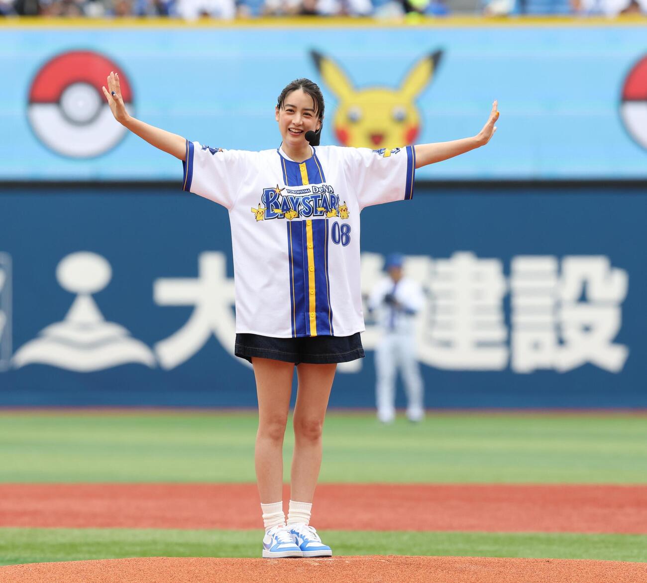 DeNA対ヤクルト　ファーストピッチセレモニーに登場の山本美月（撮影・黒川智章）＝2026年5月23日