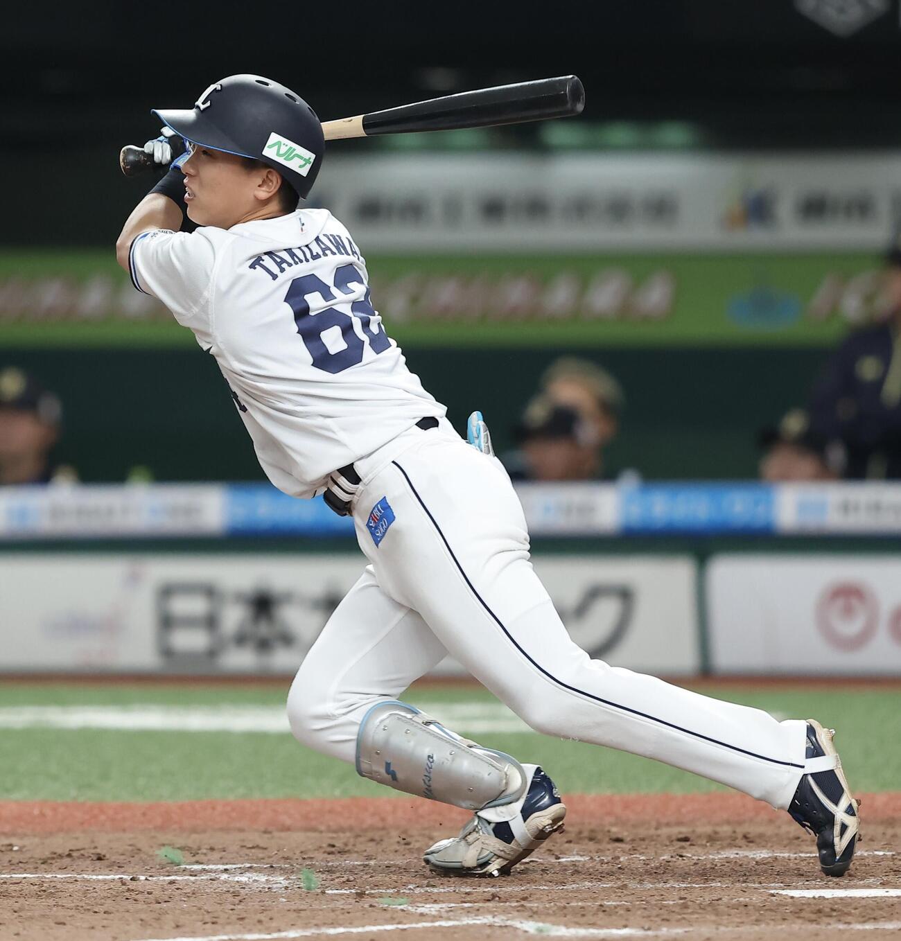 西武対オリックス　4回裏西武2死三塁、中前適時打を放つ滝沢夏央（撮影・河田真司）