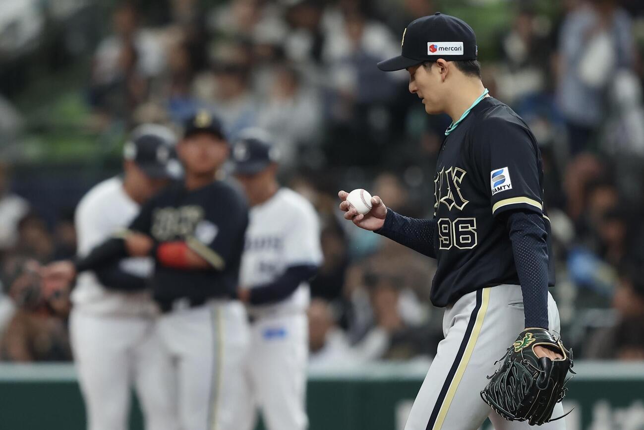 西武対オリックス　1回裏西武2死、渡部聖弥に右前打を浴びる高島泰都（撮影・河田真司）