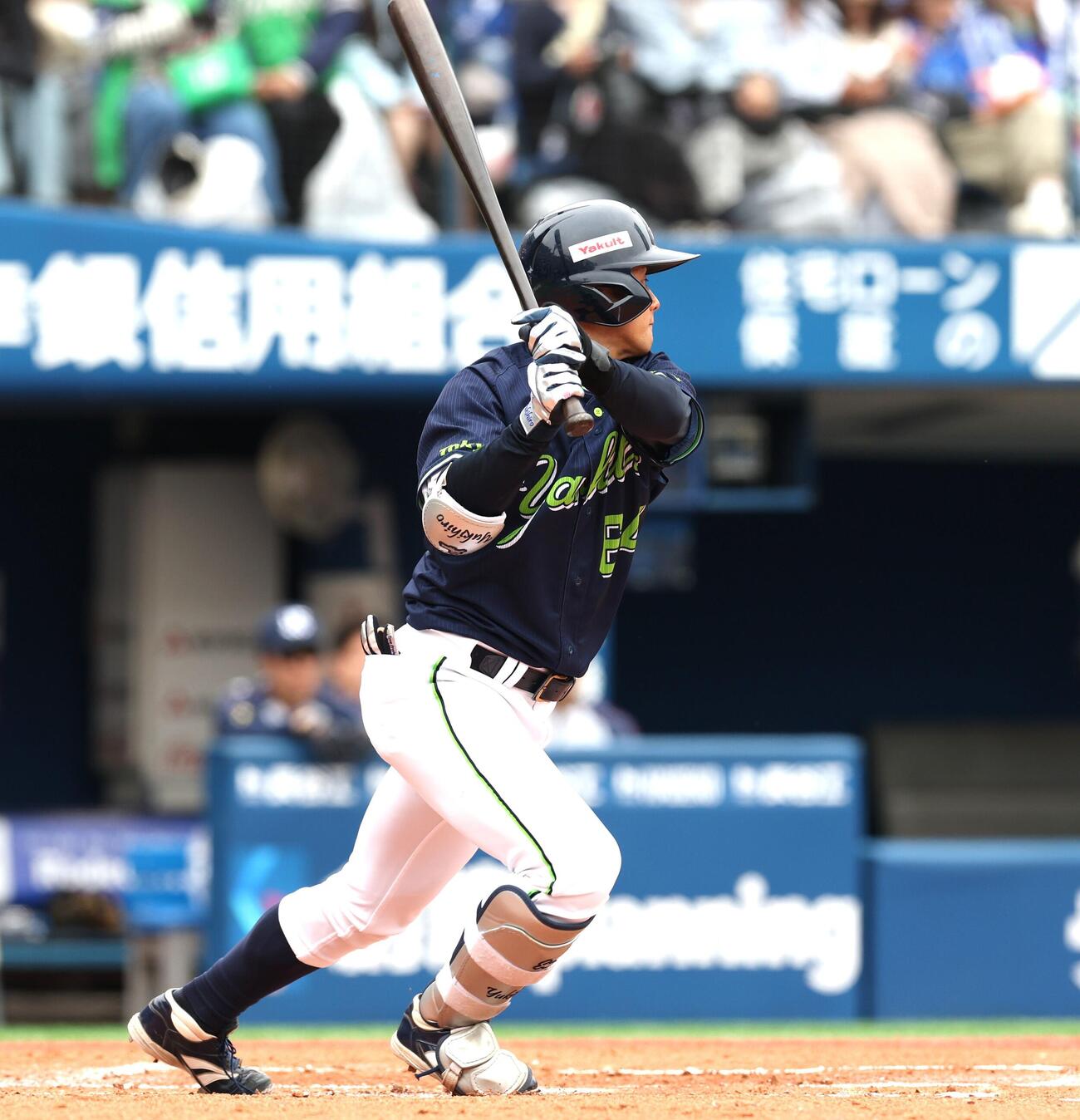 DeNA対ヤクルト　1回表ヤクルト2死二塁、安打を放つ岩田幸宏（撮影・黒川智章）