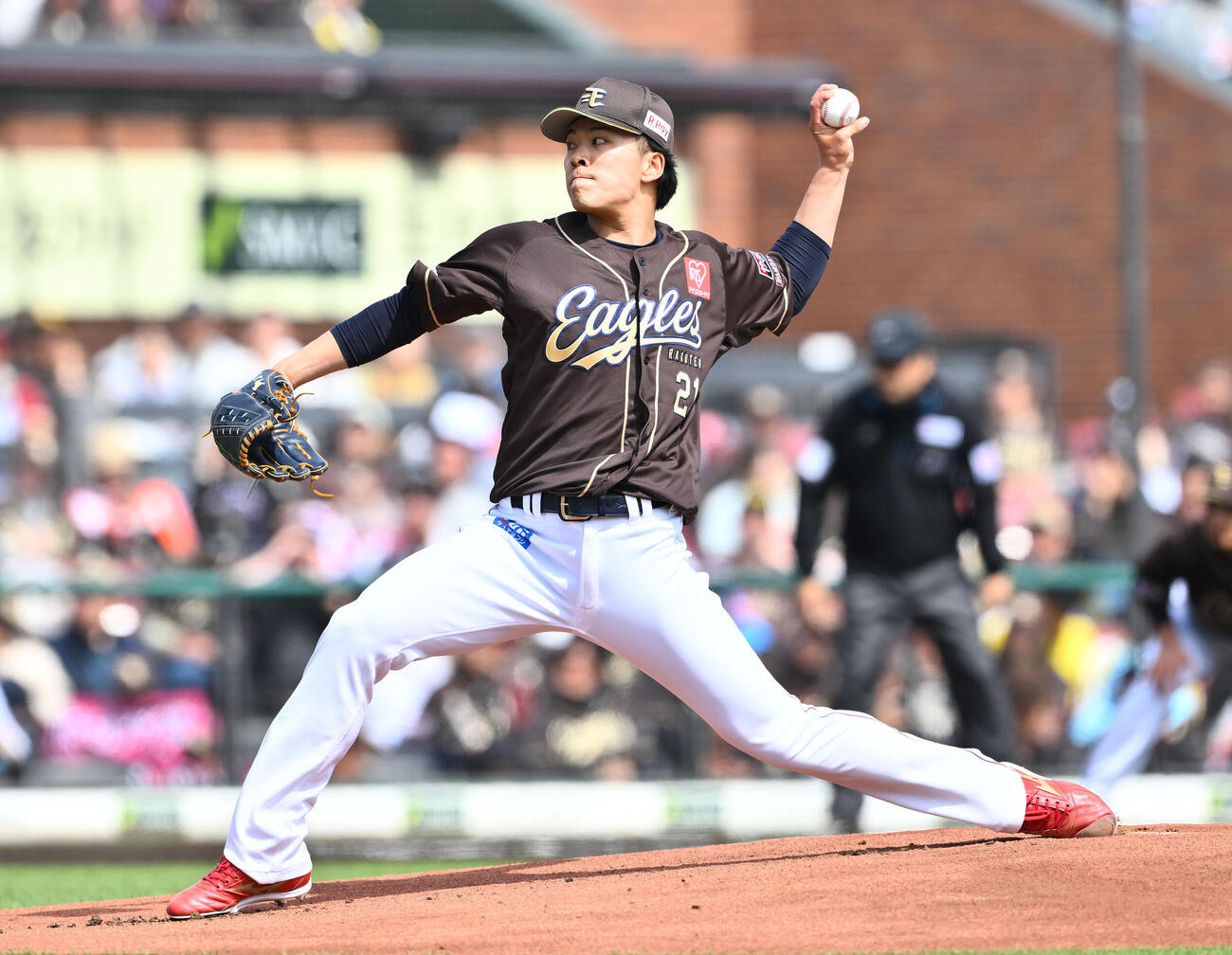 楽天対ロッテ　楽天先発の早川隆久（撮影・滝沢徹郎）
