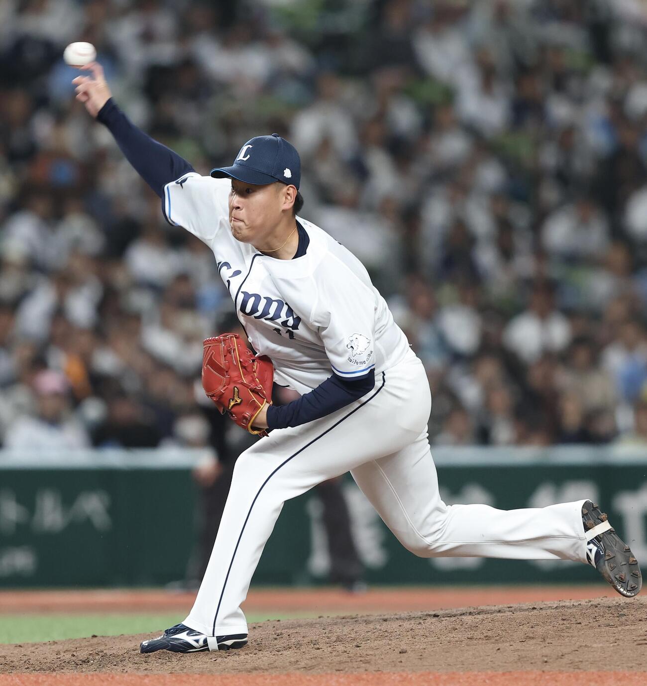 西武対オリックス　5回表オリックス1死二、三塁、2番手で登板する上田大河（撮影・河田真司）