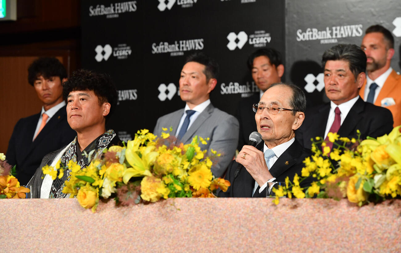 FUKUOKA OH SADAHARU LEGACY PROJECT発足会見であいさつするソフトバンク王貞治球団会長兼特別チームアドバイザー（撮影・岩下翔太）