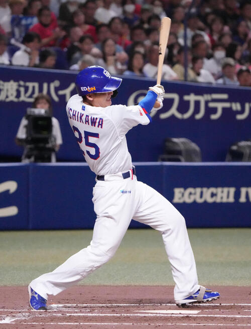 【中日】初回に３点先制　石川昂弥が２点適時打、鵜飼航丞も適時打　広島２年目の岡本駿撃ち