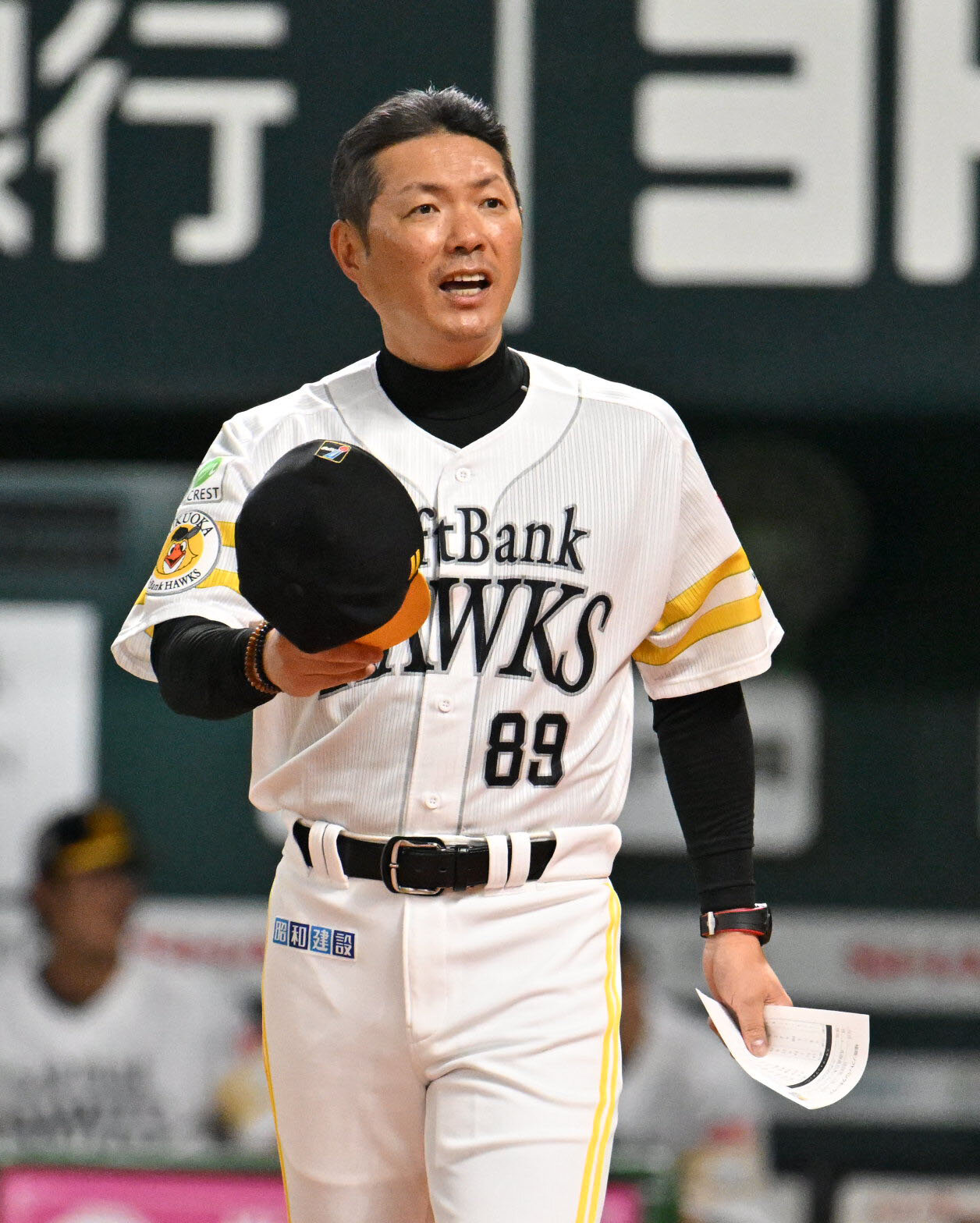 ソフトバンク対日本ハム　FUKUOKA OH SADAHARU LEGACY PROJECTで89の背番号を着用して試合に臨む小久保裕紀監督（撮影・林敢治）＝2026年5月24日
