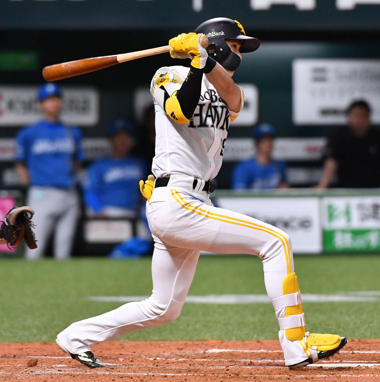 ソフトバンク対日本ハム　2回裏ソフトバンク2死満塁、周東佑京は同点に追いつく3点適時三塁打を放つ（撮影・岩下翔太）