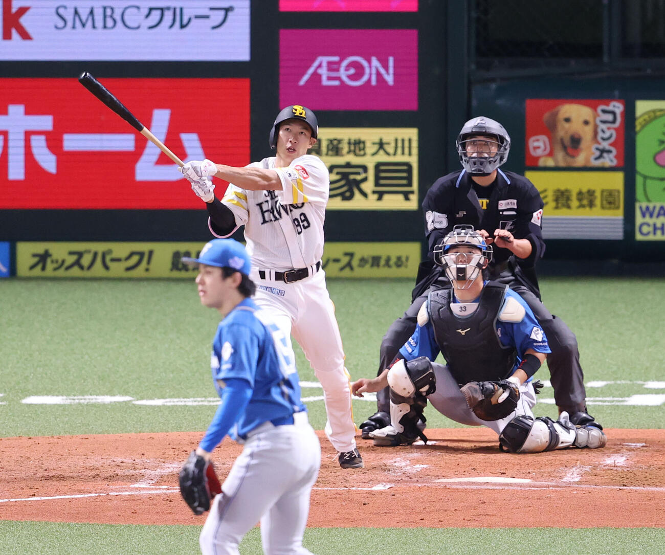 ソフトバンク対日本ハム　3回裏ソフトバンク無死一塁、柳田悠岐は右越えに勝ち越しとなる2点本塁打を放つ（撮影・梅根麻紀）