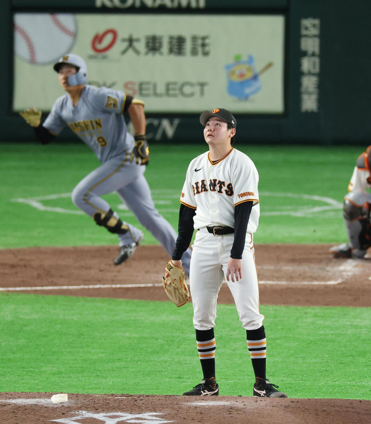 巨人対阪神　5回表阪神2死一塁、立石正広に2点本塁打を浴びる竹丸和幸（撮影・増田悦実）＝2026年5月24日