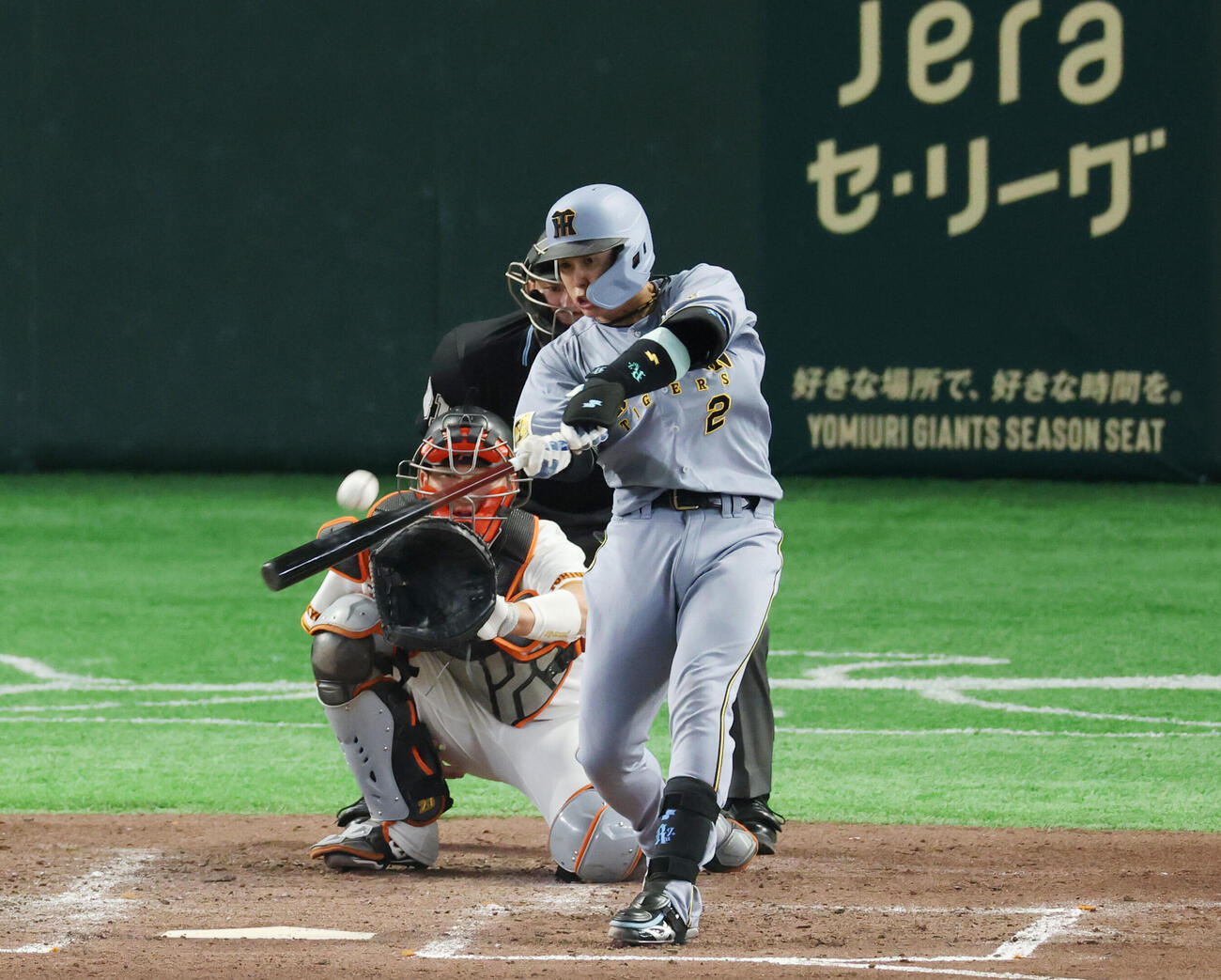 巨人対阪神　5回表阪神1死、先制ソロ本塁打を放つ梅野隆太郎（撮影・増田悦実）＝2026年5月24日