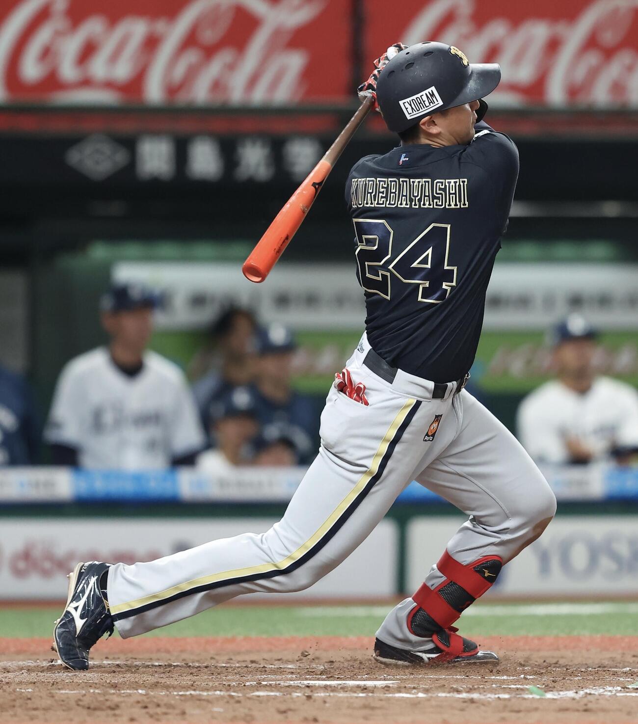 西武対オリックス　9回表オリックス無死、ソロ本塁打を放つ紅林弘太郎（撮影・河田真司）＝2026年5月24日