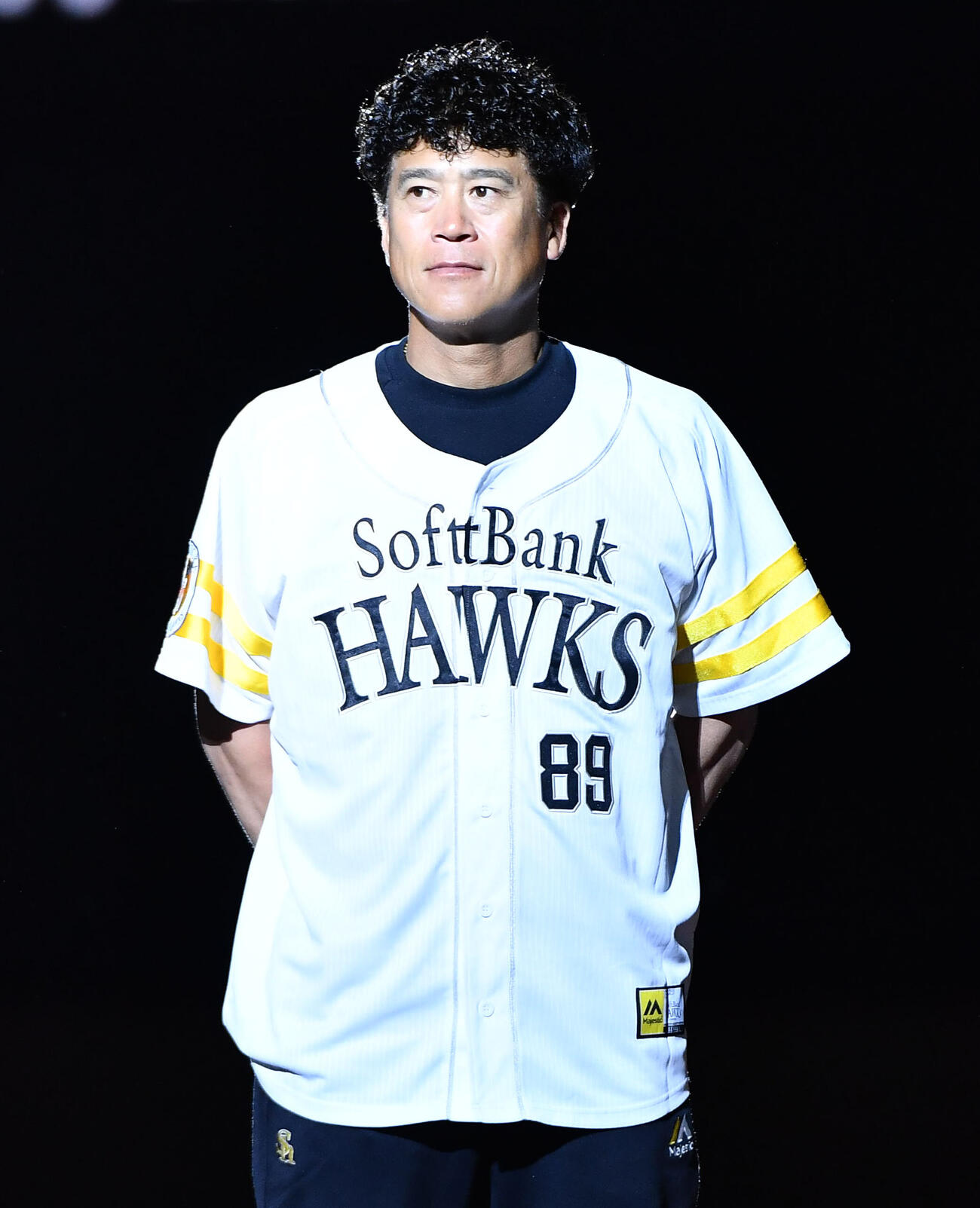 ソフトバンク対日本ハム　「OH SADAHARU LEGACY DAY」イベントの試合前セレモニーで、背番号89の特別ユニホームを着る城島健司CBO（撮影・岩下翔太）