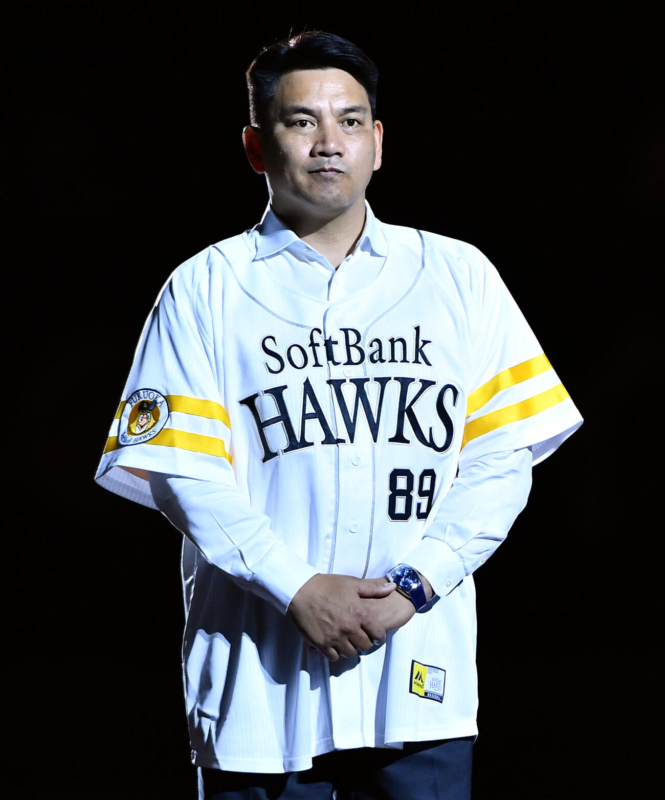 ソフトバンク対日本ハム　「OH SADAHARU LEGACY DAY」イベントの試合前セレモニーで、背番号89の特別ユニホームを着る井口資仁氏（撮影・岩下翔太）