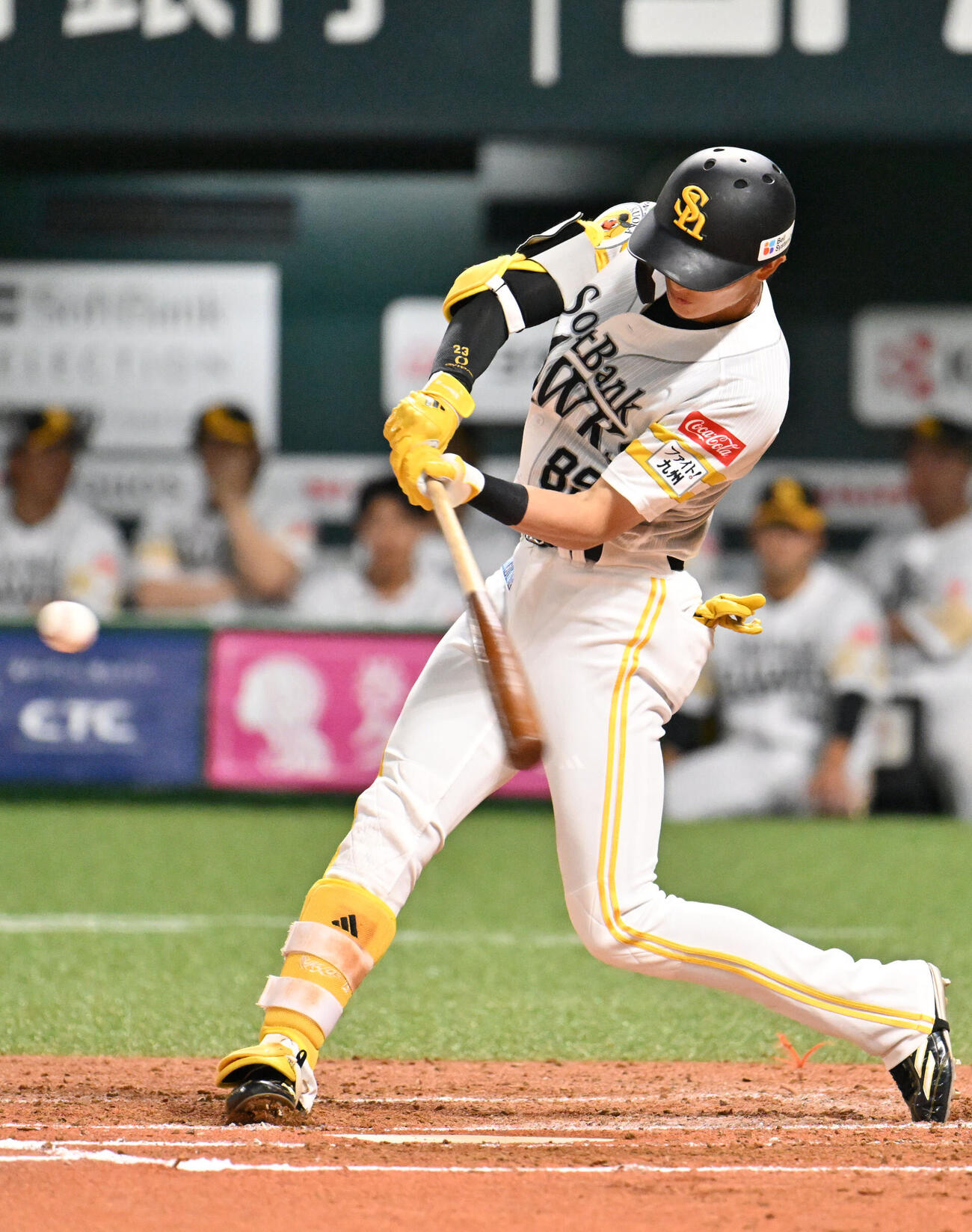 ソフトバンク対日本ハム　2回裏ソフトバンク2死満塁、周東佑京は同点適時打を放つ（撮影・林敢治）＝2026年5月24日