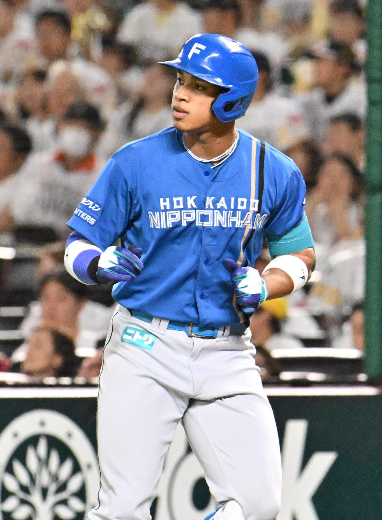 ソフトバンク対日本ハム　6回表日本ハム無死、万波中正は左前安打を放つ（撮影・林敢治）＝2026年5月24日