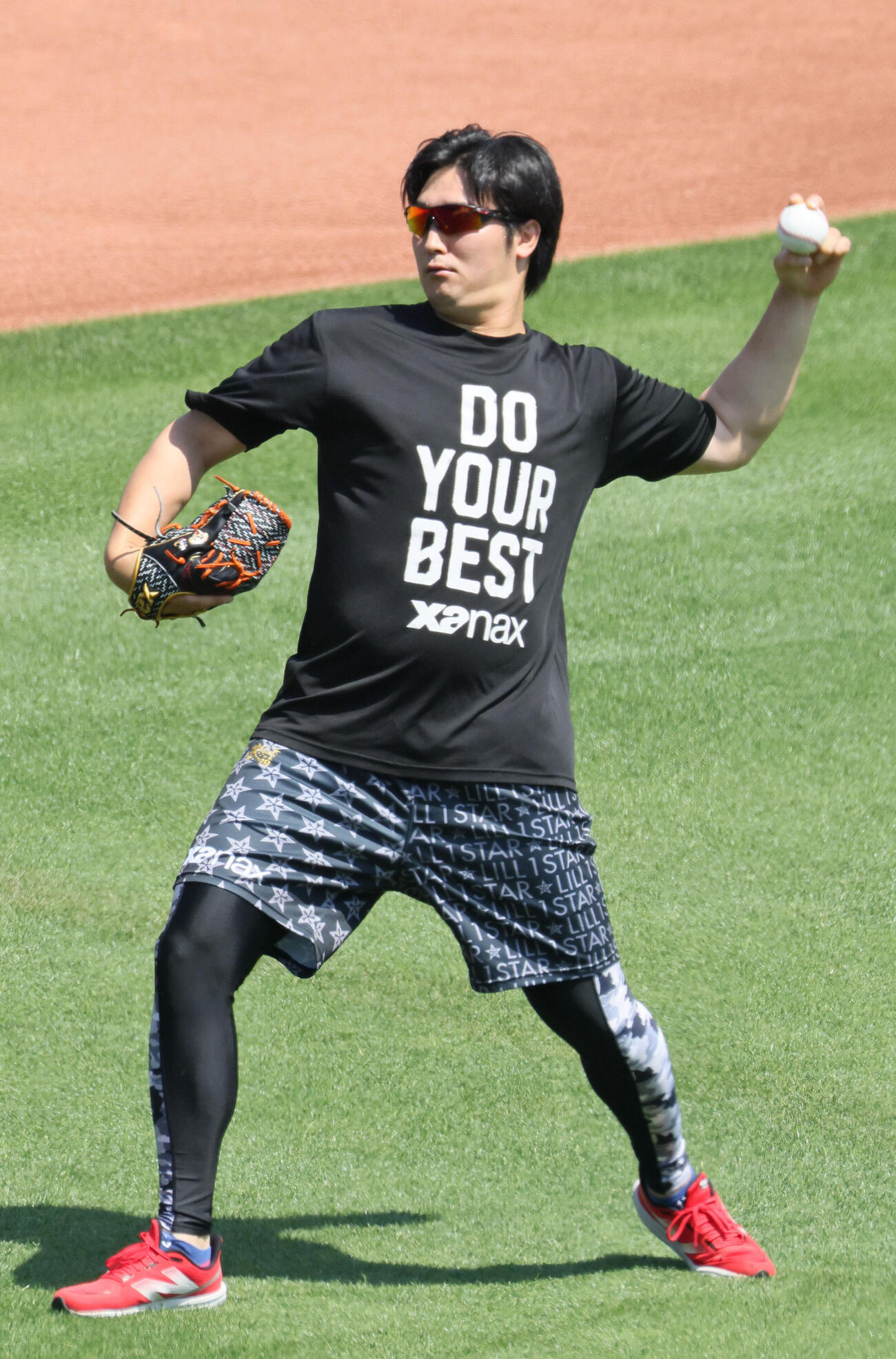 広島投手指名練習　キャッチボールをする床田寛樹（撮影・加藤孝規）