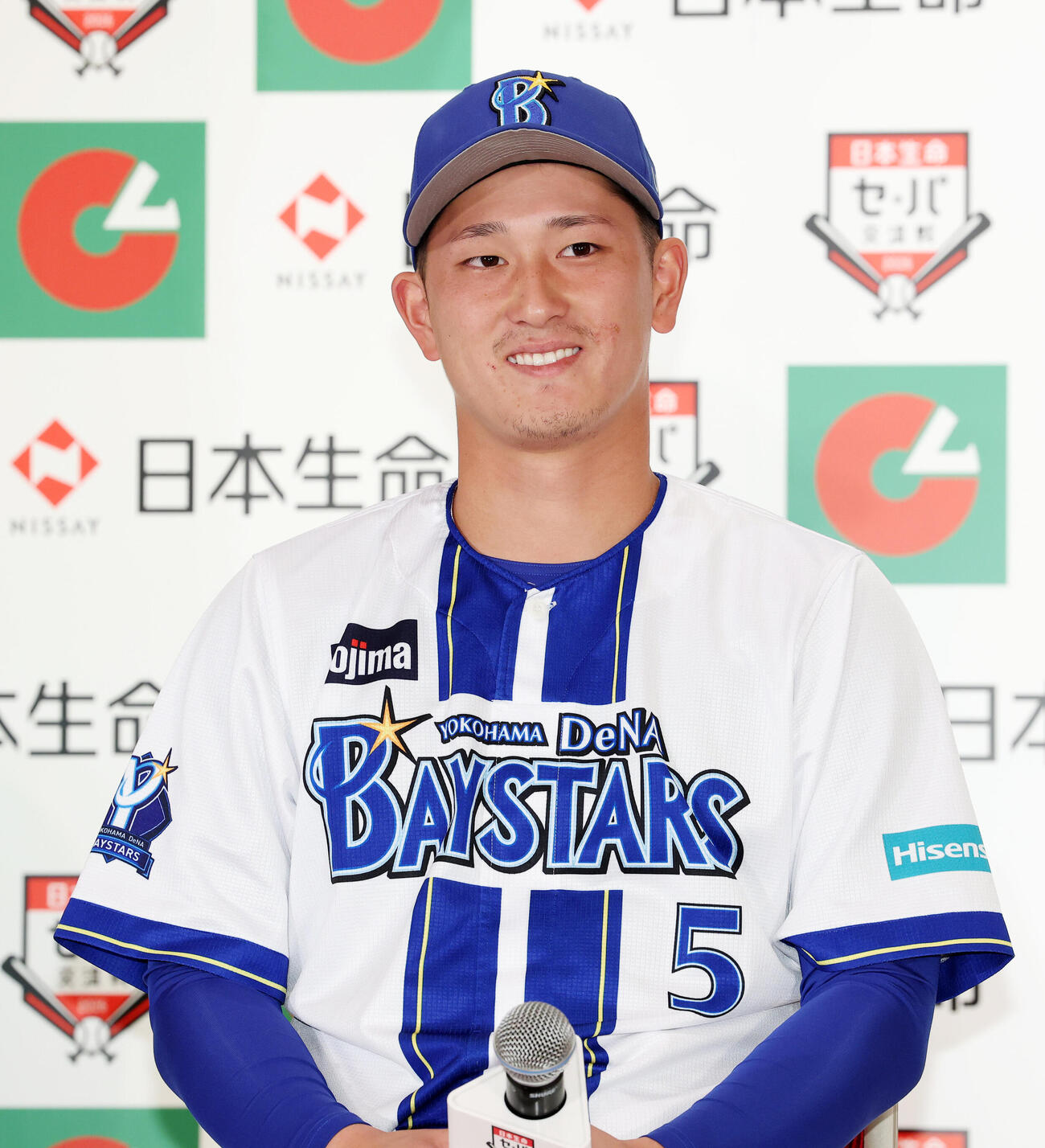「日本生命セ・パ交流戦」　記者会見に臨むDeNA松尾汐恩（撮影・鈴木正人）