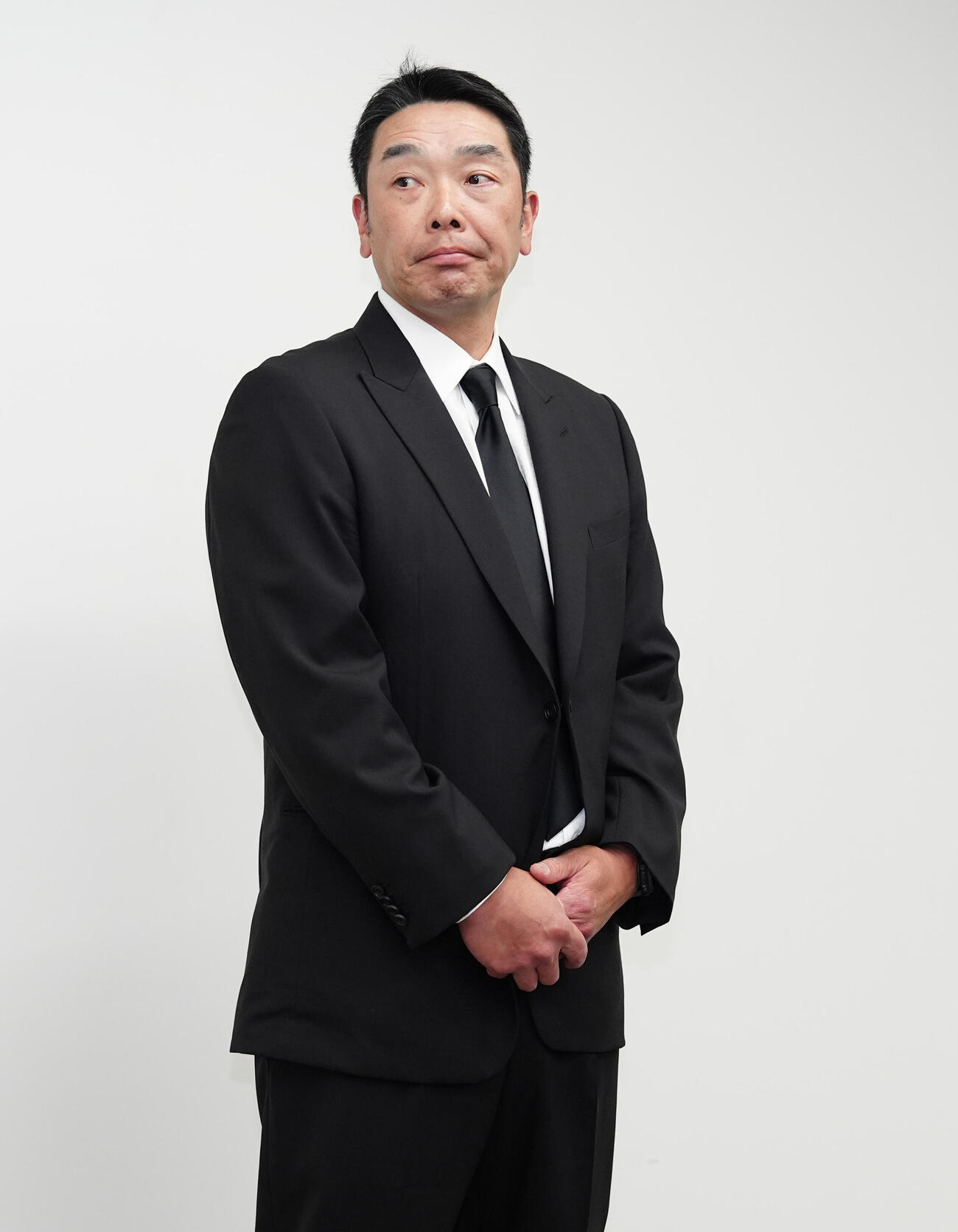 会見に臨む巨人阿部慎之助監督（撮影・鈴木みどり）