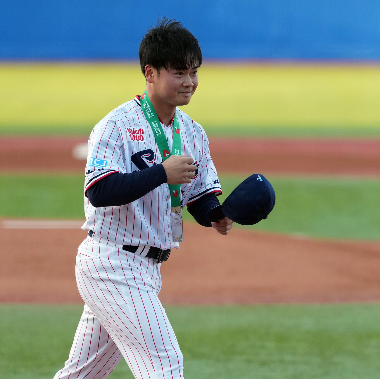 ヤクルト対西武　5月1日にサイクルヒットを達成し連盟表彰を受けたヤクルト丸山和郁（撮影・たえ見朱実）