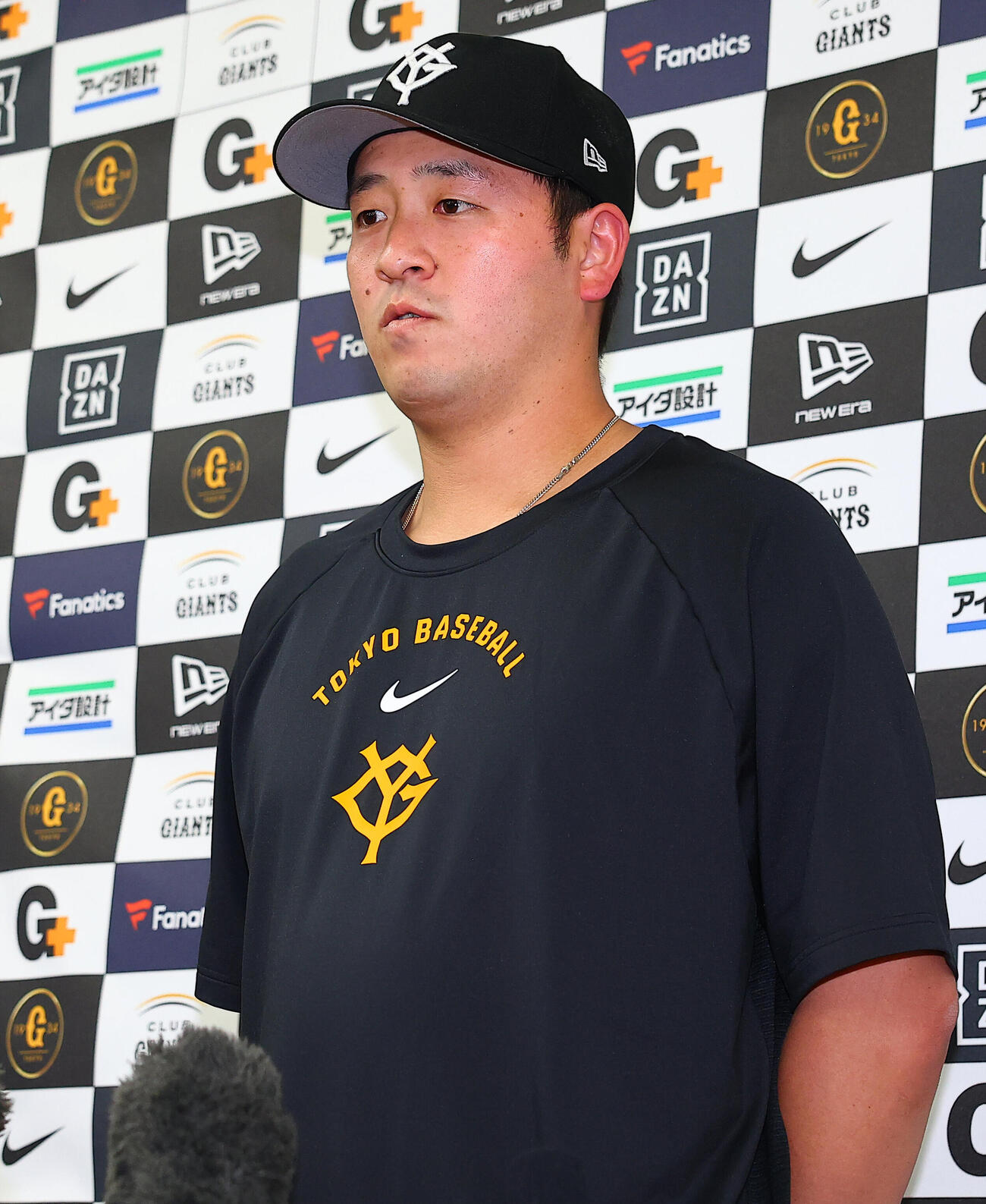 巨人対ソフトバンク　阿部慎之助監督の辞任を受け、試合前に会見する巨人岸田行倫（撮影・野上伸悟）