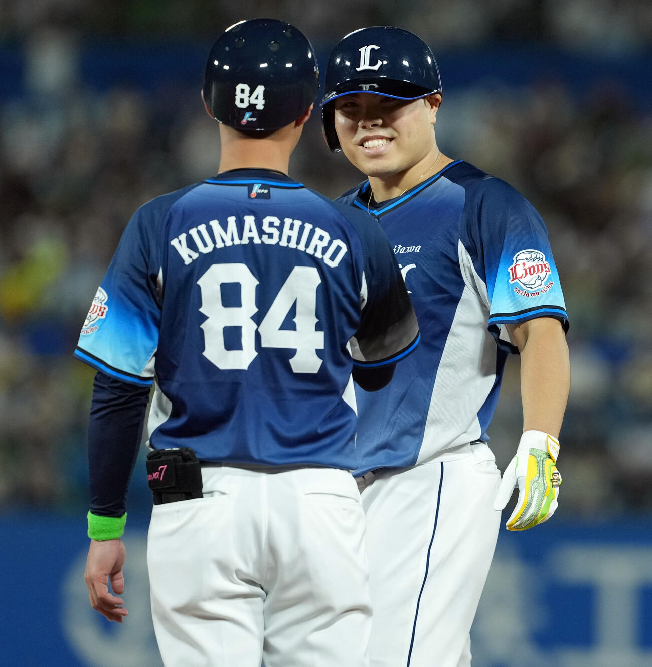 ヤクルト対西武　6回表西武無死、右前打を放ち笑顔を見せる平良海馬（撮影・たえ見朱実）